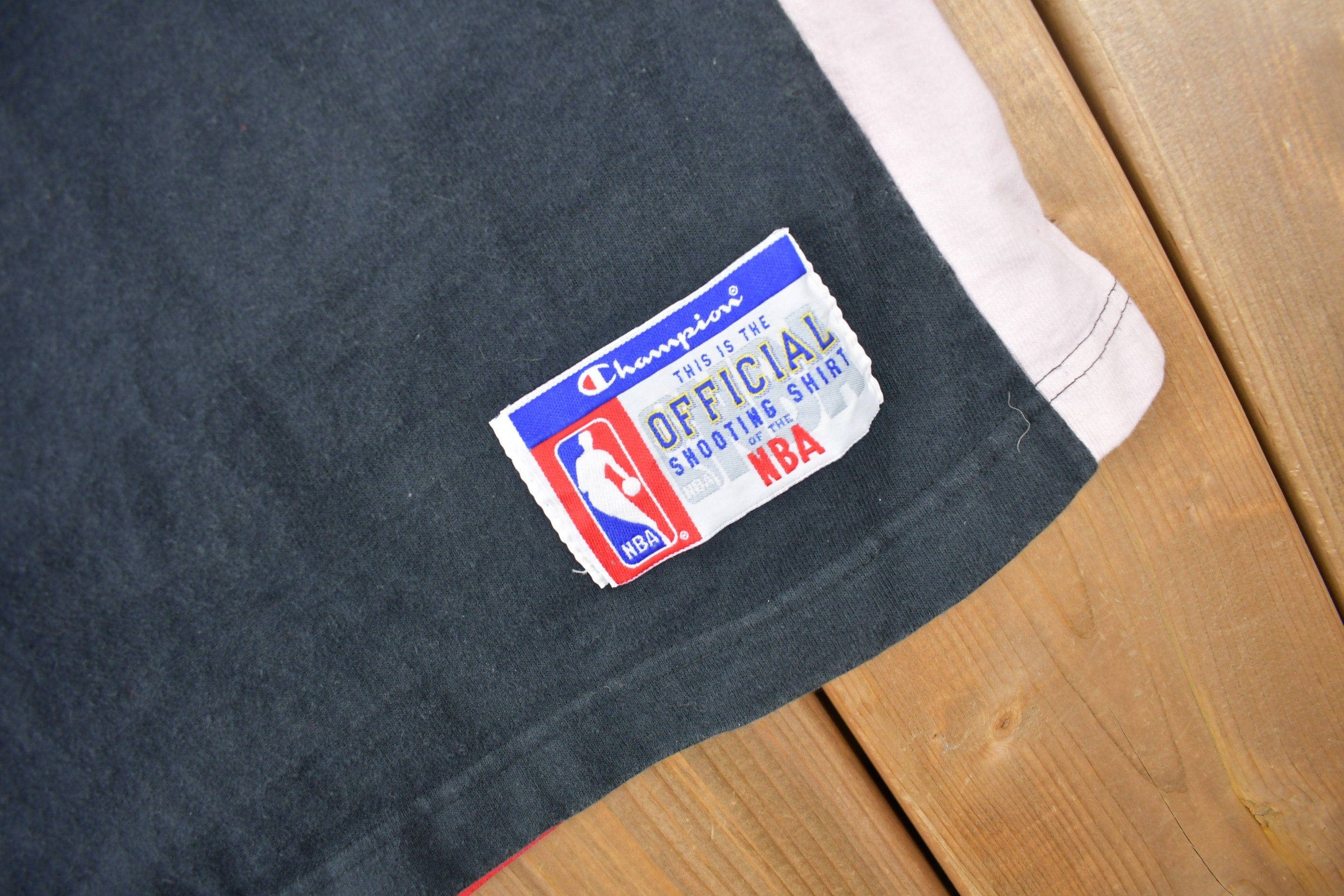 Vintage 1990s Chicago Bulls NBA Champion Shooting Shirt NBA Sportswear Men's 2XL - Image 6