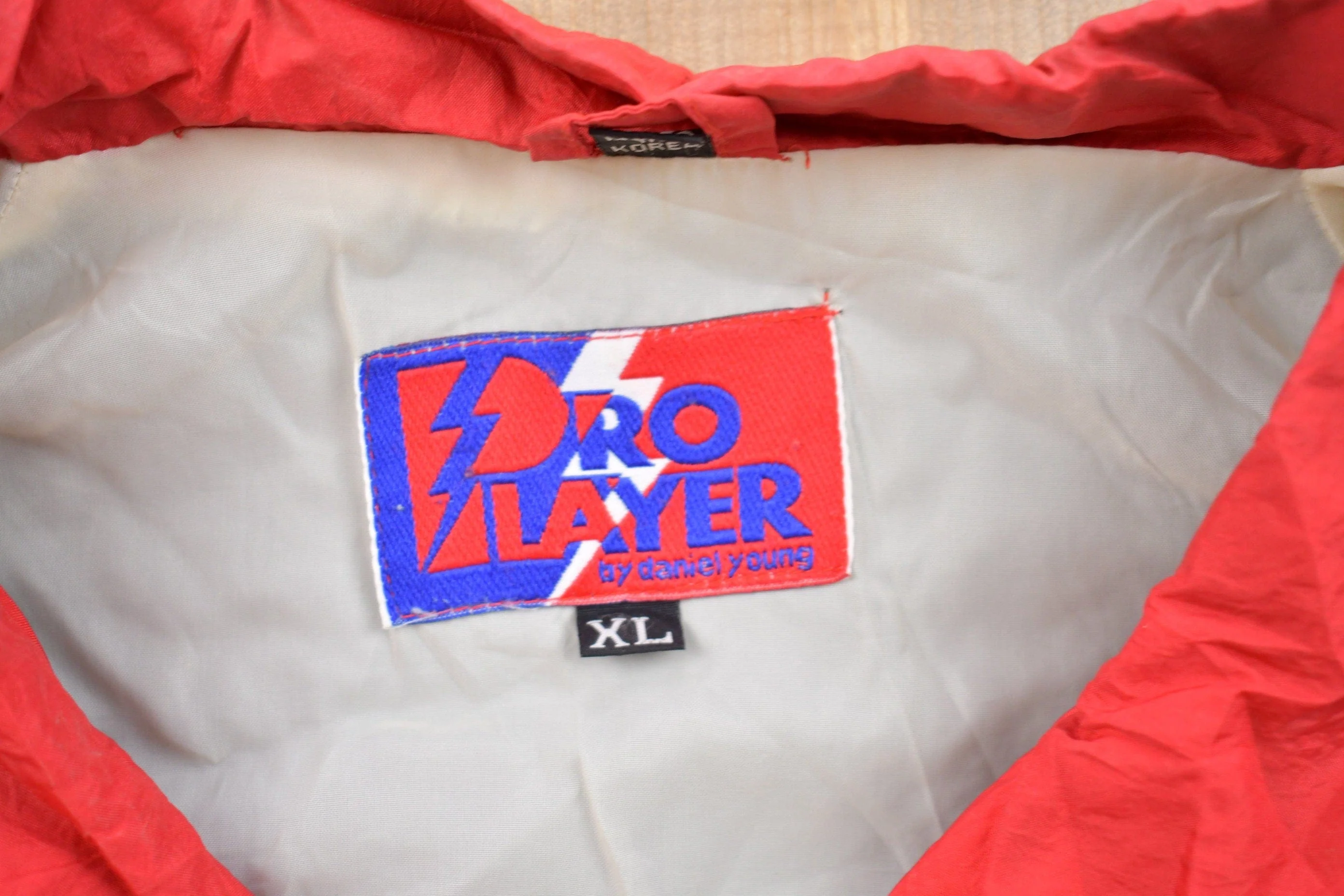 Vintage 1990s Chicago Bulls NBA Pro Player Abstract Windbreaker Jacket Men's XL - Image 4