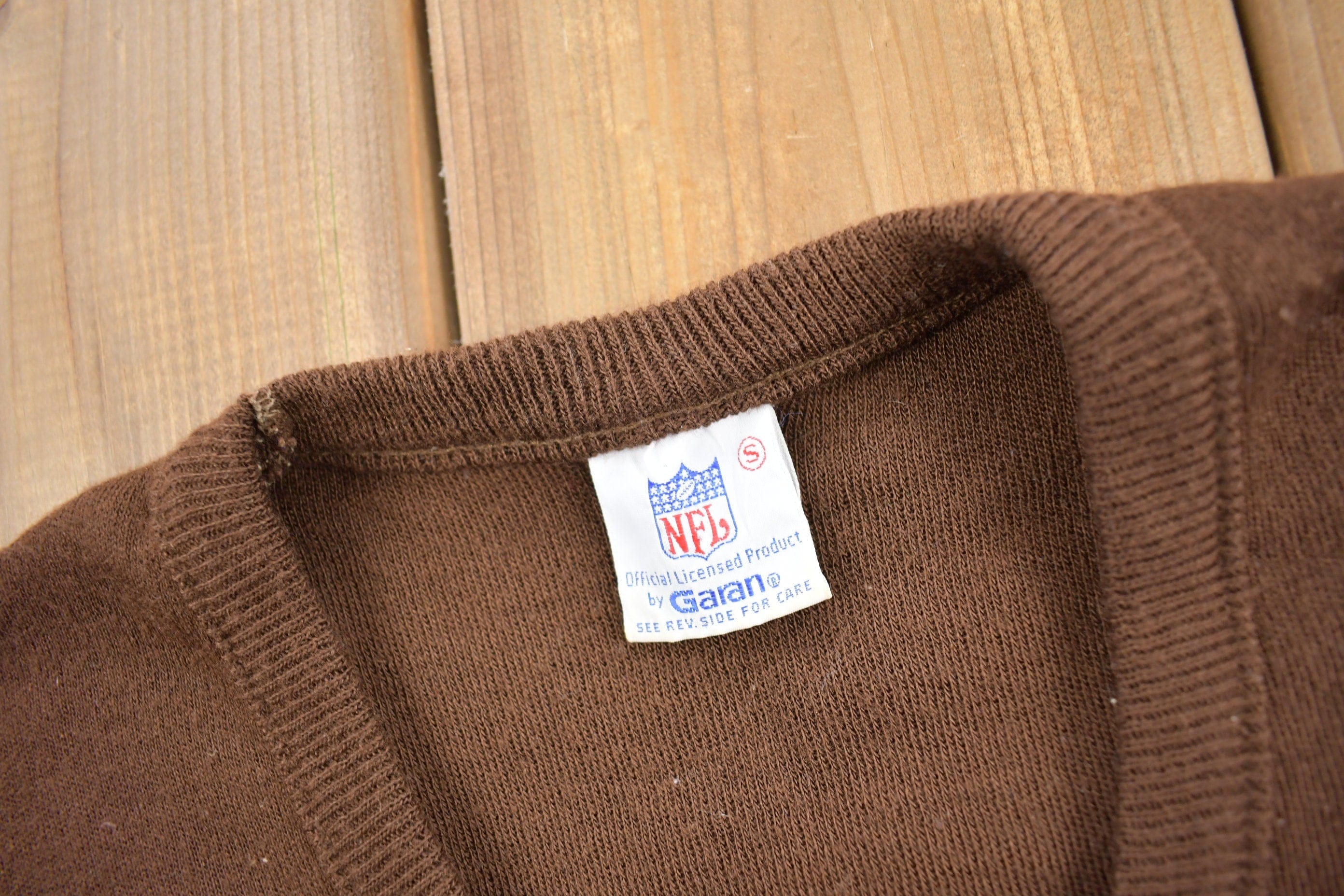 Vintage 1990s Cleveland Browns NFL Knit V Neck Sweater Men's M - Image 4