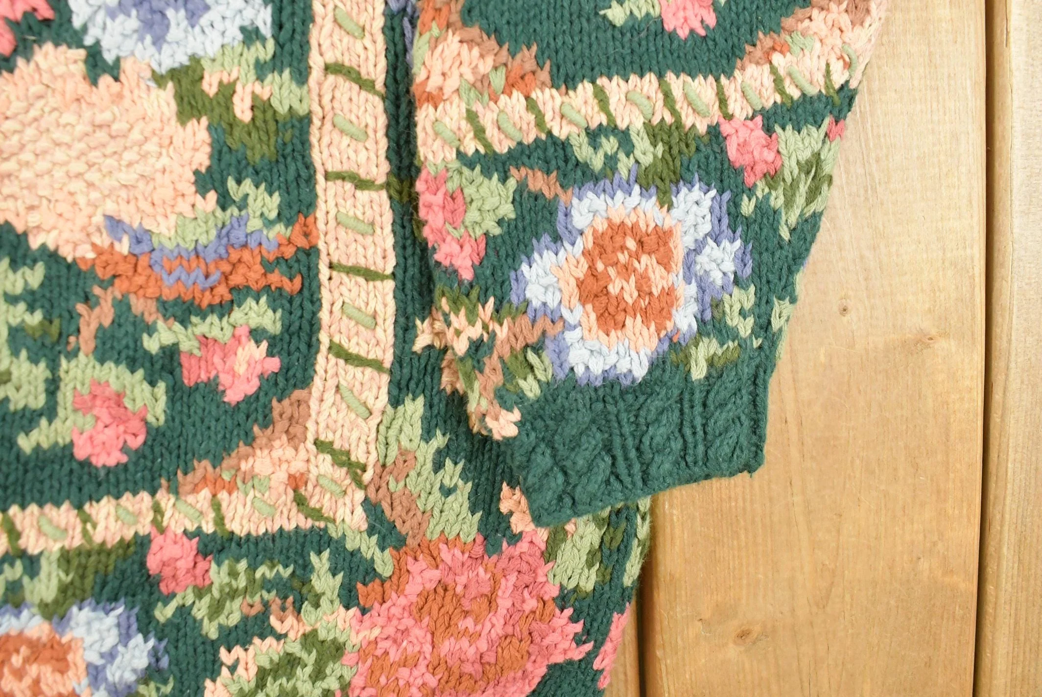 Vintage 1990s Crystal-Kobe Knit Floral Sweater Women's Large - Image 3