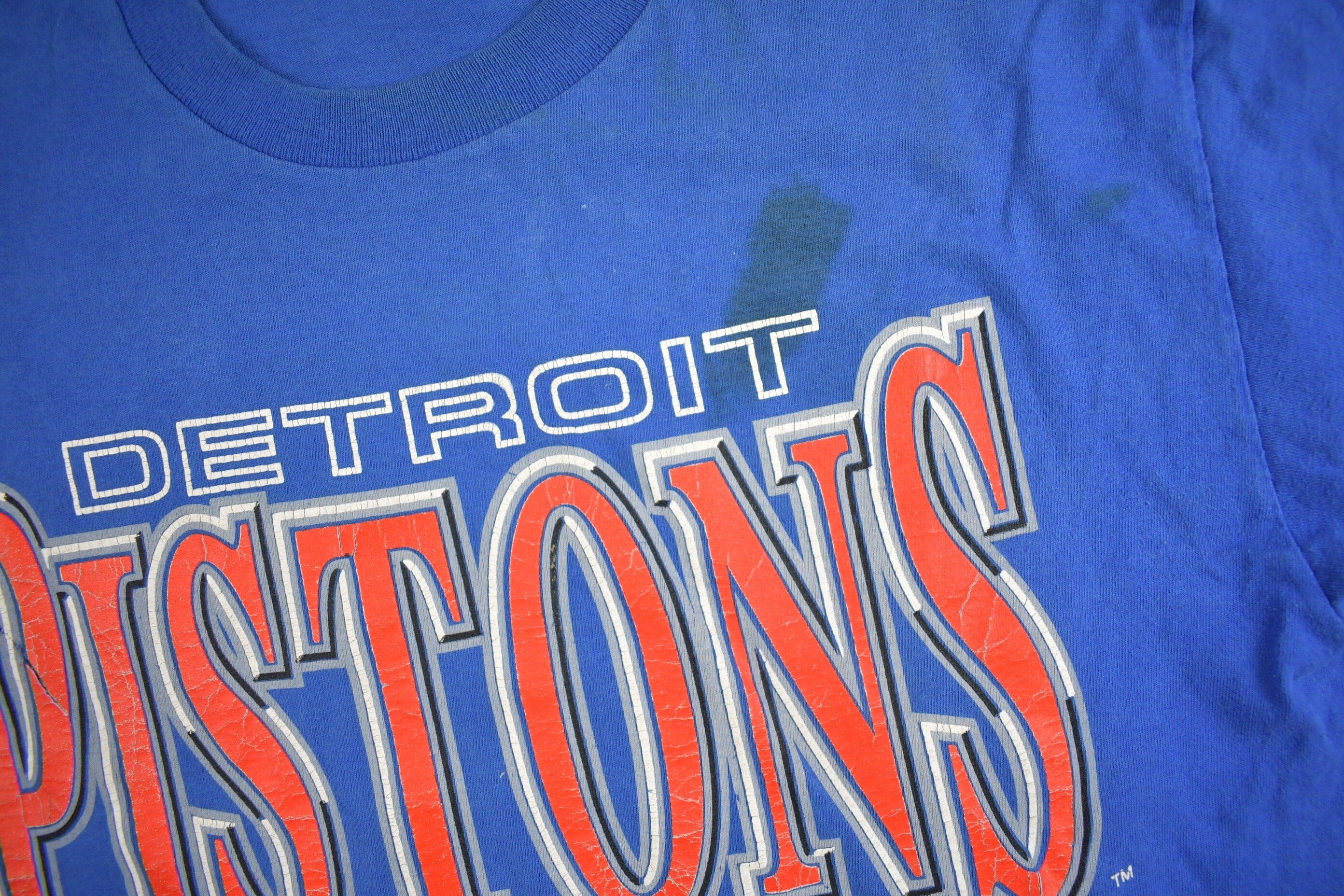 Vintage 1990s Detroit Pistons NBA Graphic T-Shirt Men's Medium - Image 5