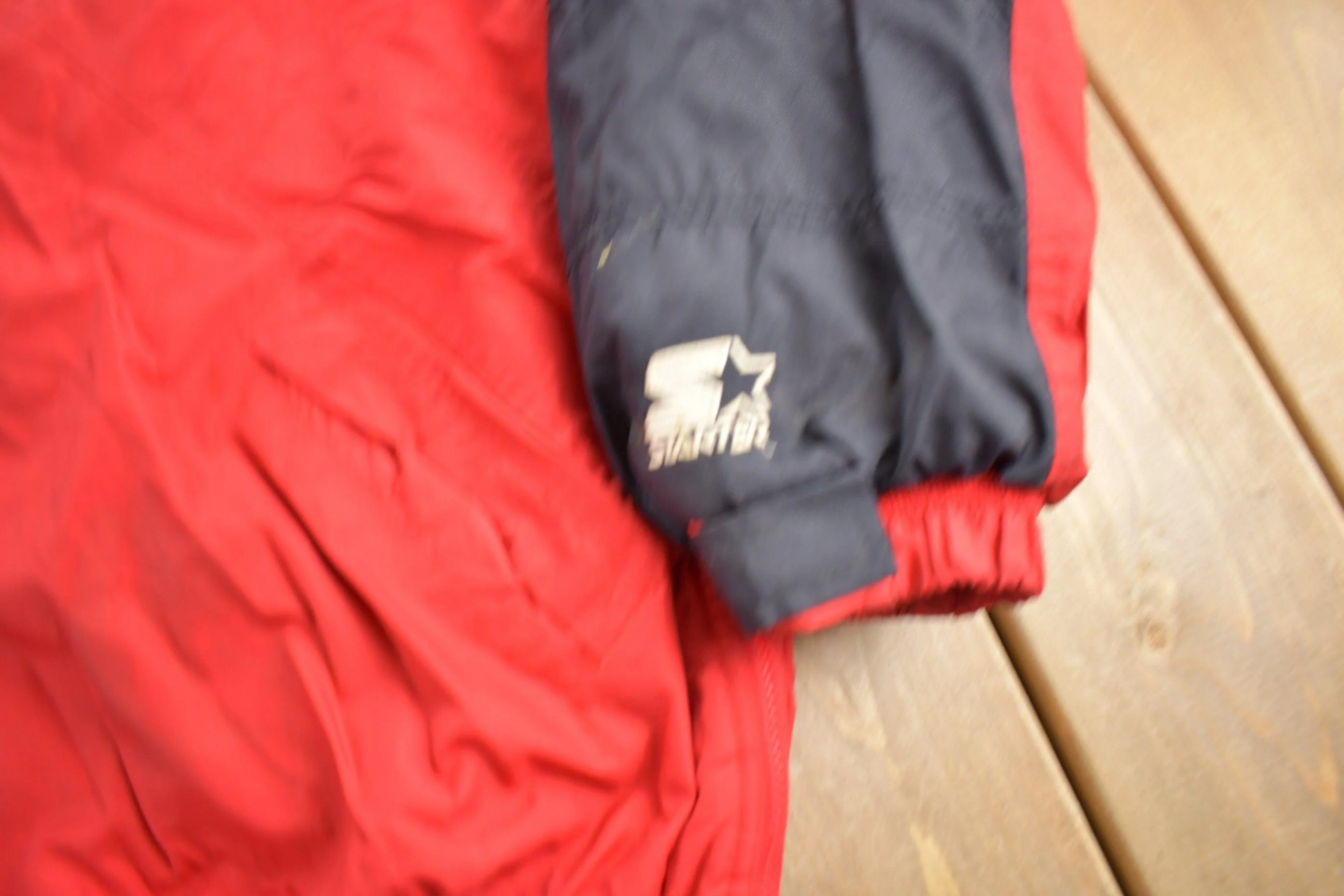 Vintage 1990s Detroit Red Wings NHL Starter Jacket Men's Large - Image 4