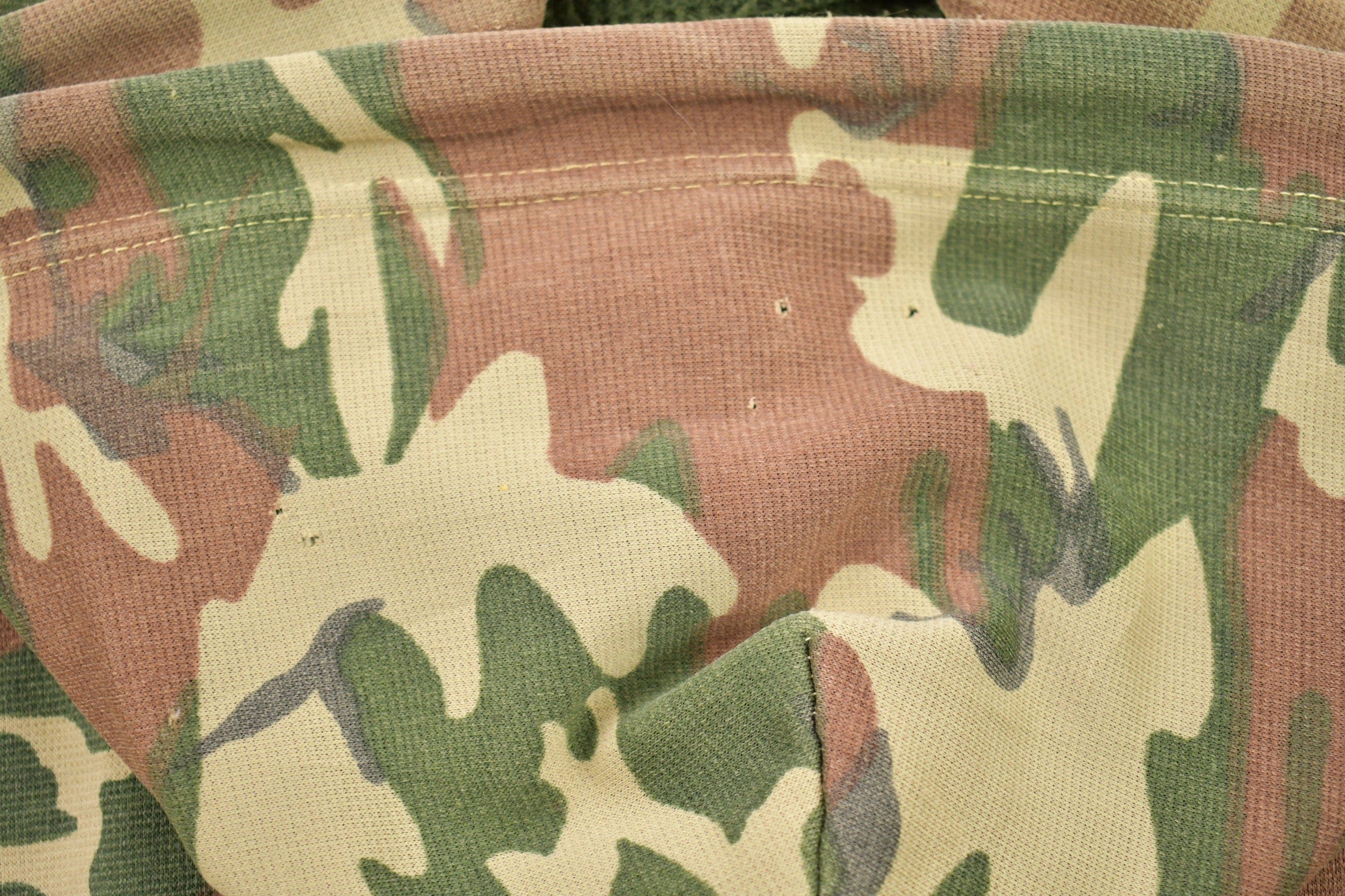 Vintage 1990s Distressed Camouflage Zip Up Hoodie Men's Small - Image 6