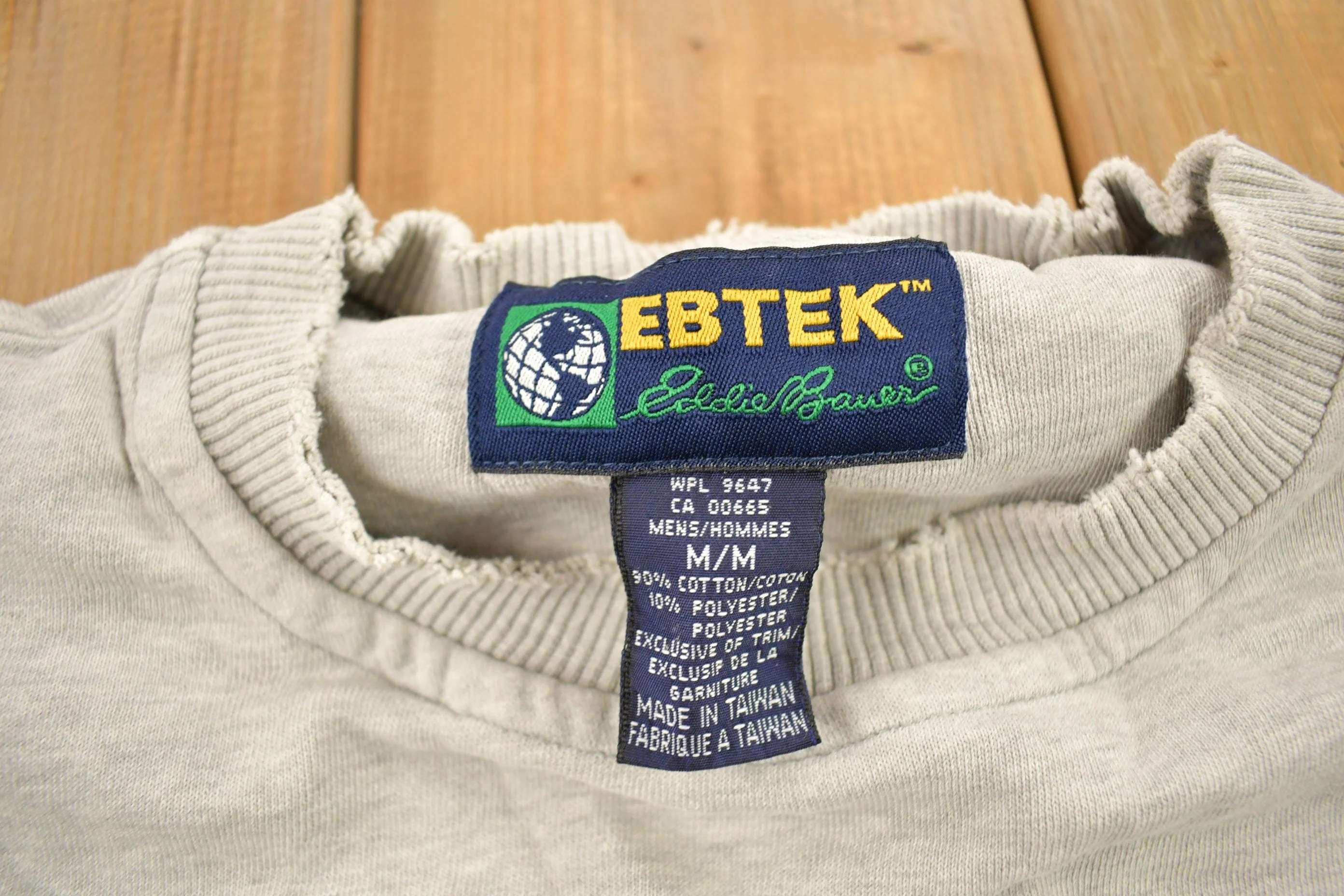 Vintage 1990s Eddie Bauer EBTEK Distressed Crewneck Sweatshirt Men's Medium - Image 7