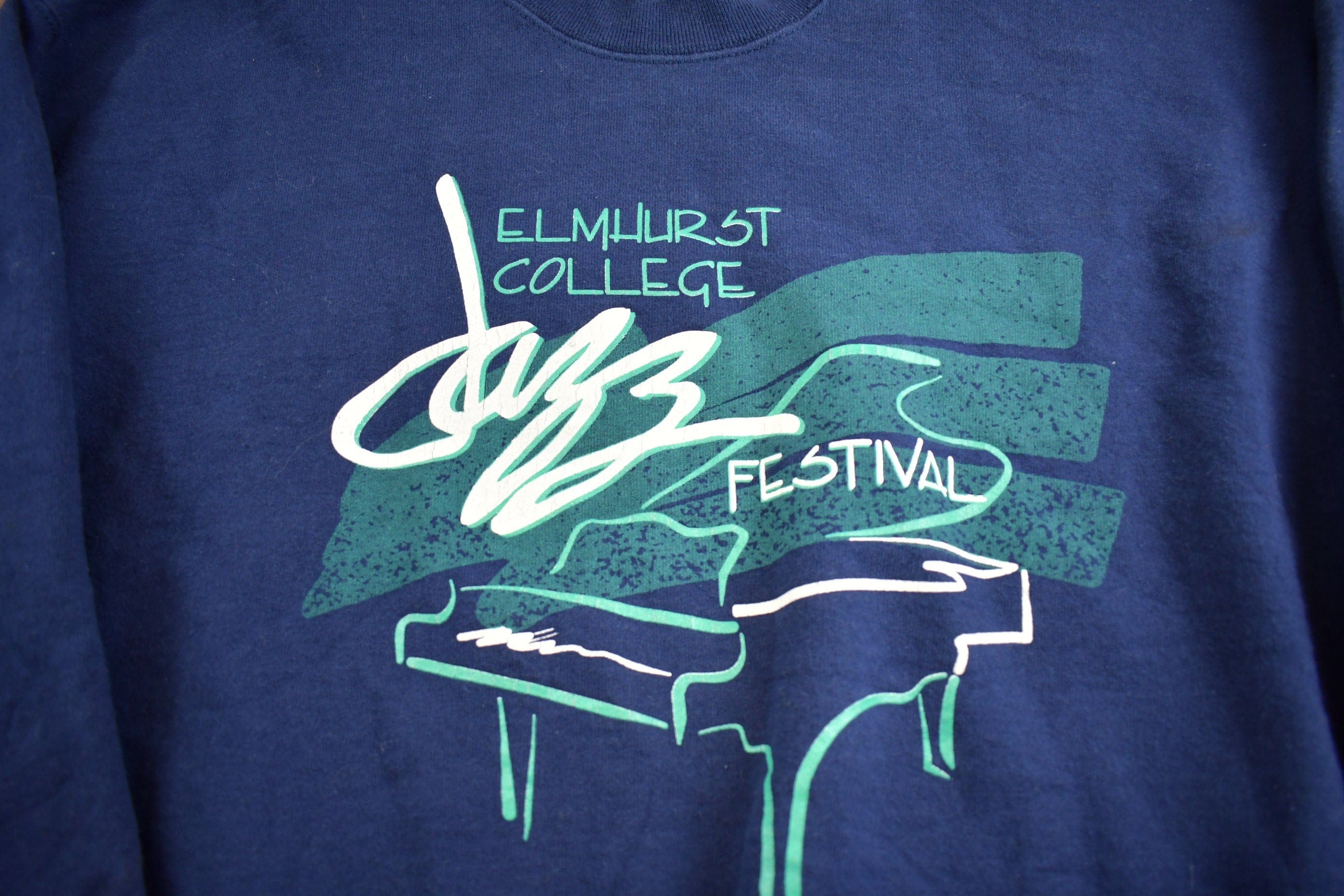 Vintage 1990s Elmhurst College Jazz Festival Souvenir Travel Crewneck Sweatshirt Men's 2XL - Image 3