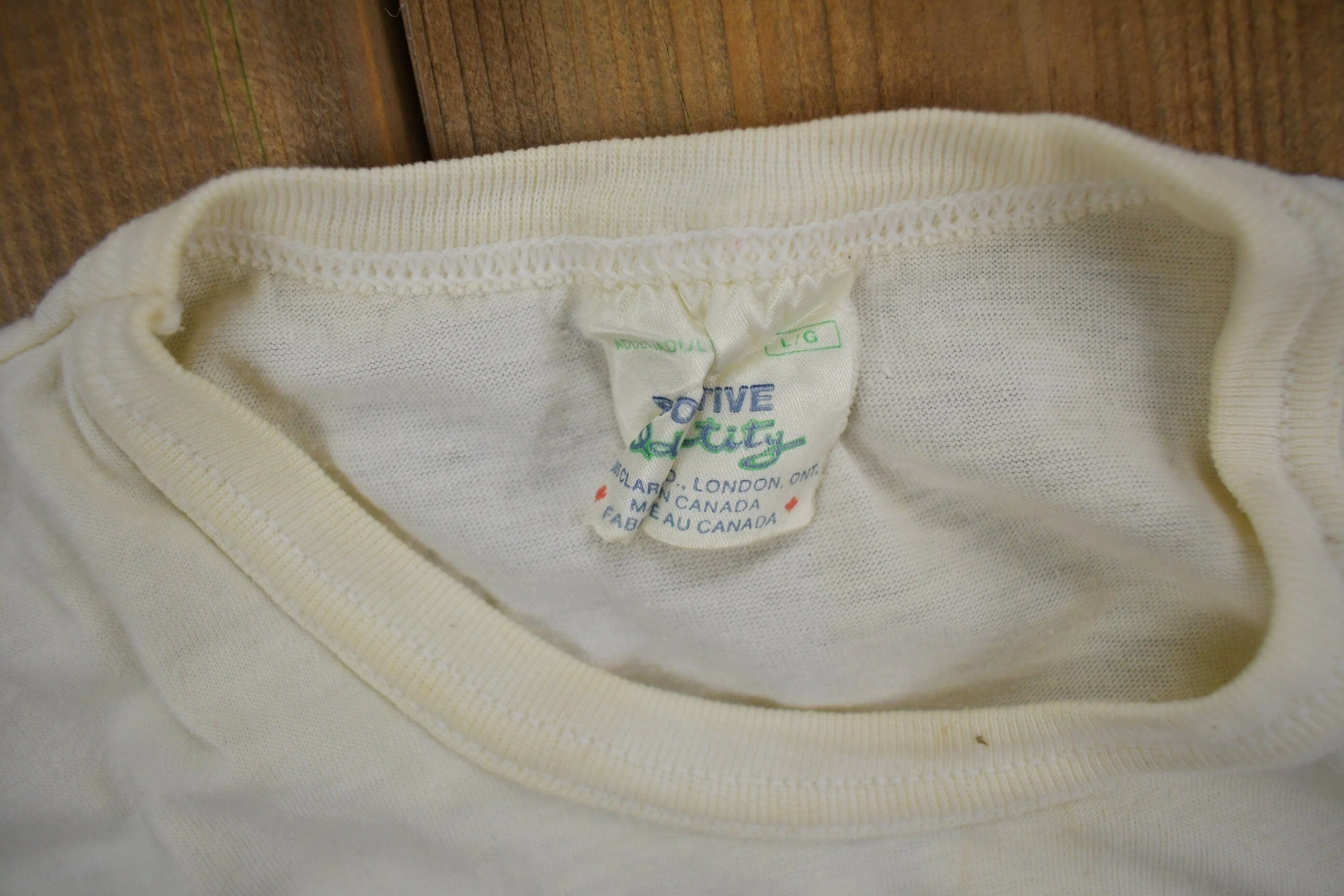 Vintage 1990s Fanshawe London Collegiate T-Shirt Men's S - Image 7