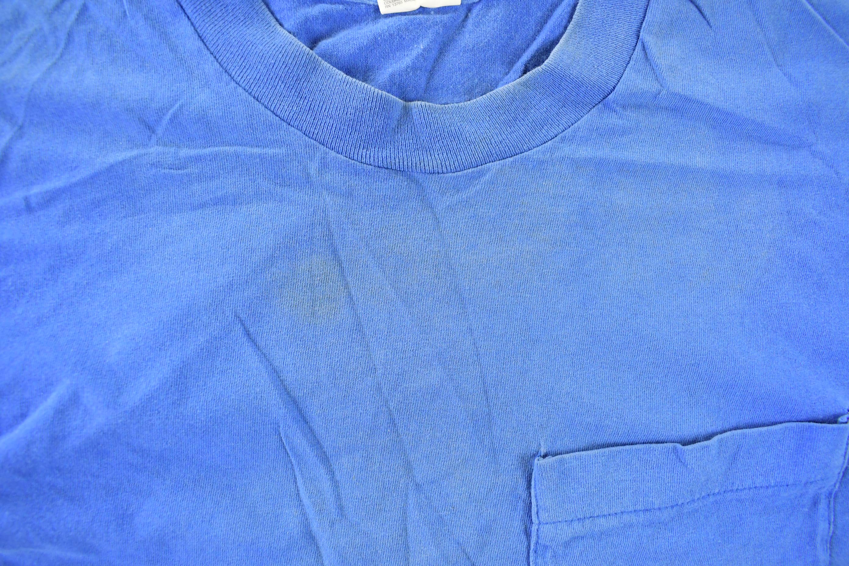 Vintage 1990s Fruit of the Loom Blank Pocket T-Shirt Men's Medium - Image 4