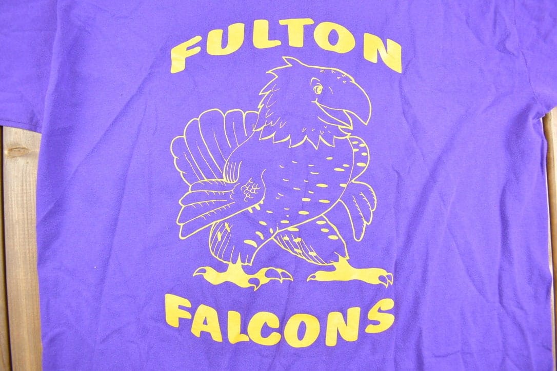 Vintage 1990s Fulton Falcons Graphic T-Shirt Men's Medium - Image 3