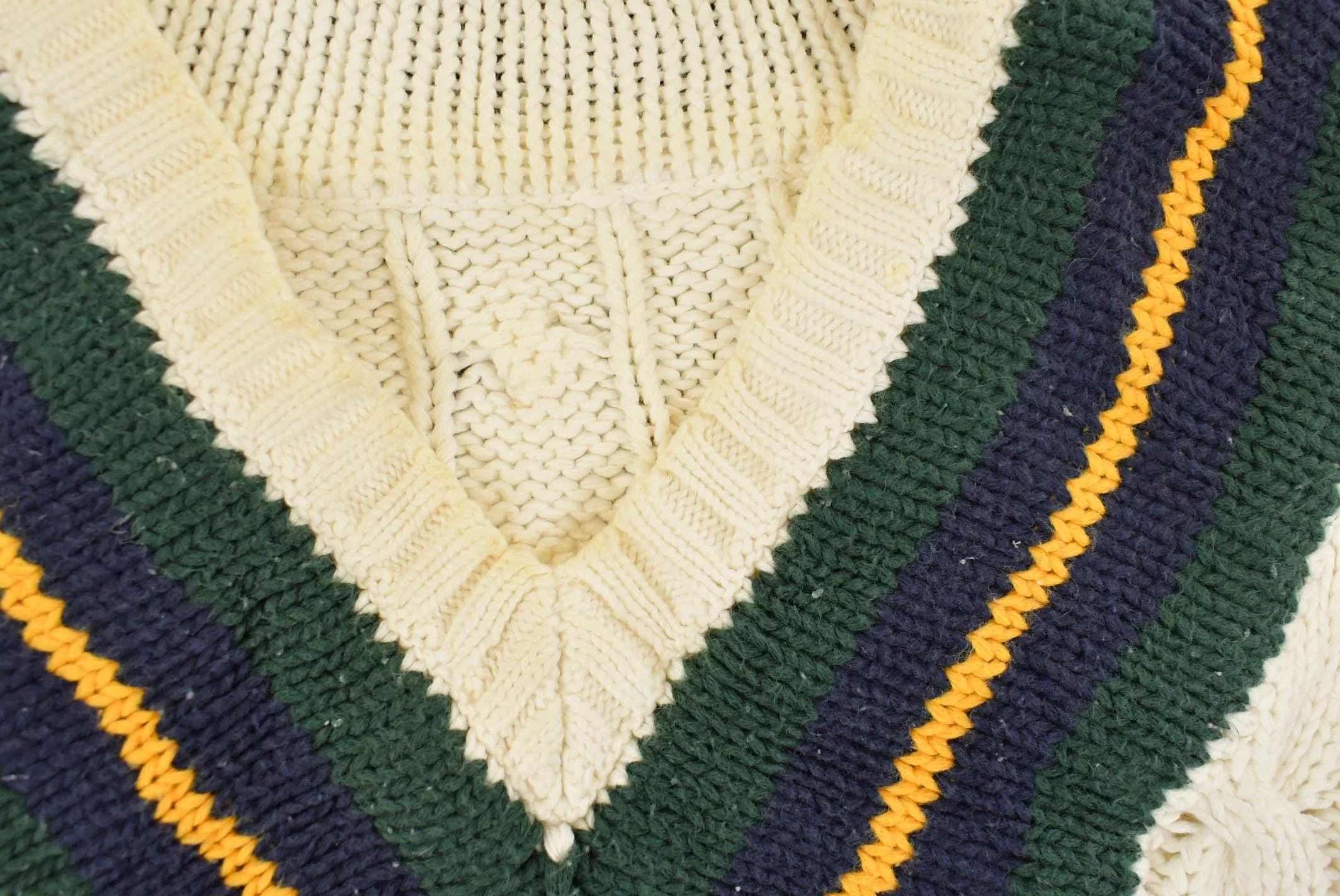 Vintage 1990s Gap Cable Knit V Neck Cricket Sweater Men's Medium - Image 5