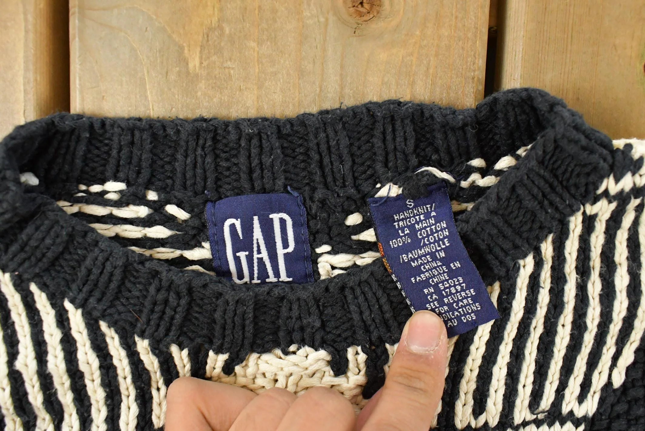 Vintage 1990s Gap Pattern Hand Knit Sweater Women's S - Image 4