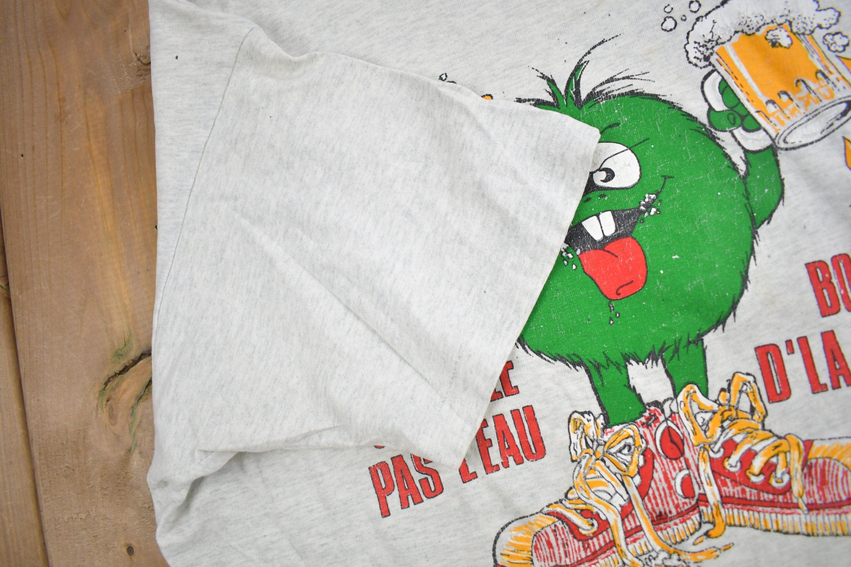 Vintage 1990s Gaspille Pas L'eau Bois D'La Biere Graphic T Shirt Men's XL - Image 4