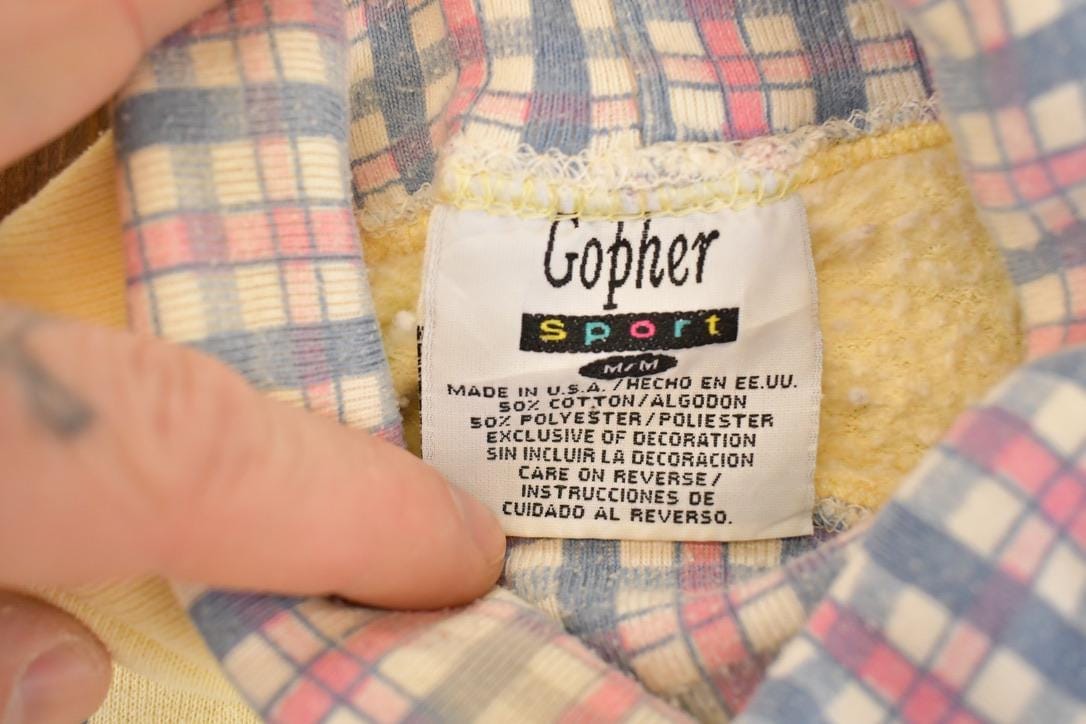 Vintage 1990s Gopher Sport Cute Teddys Friendship Collared Crewneck Sweatshirt Men's M - Image 5