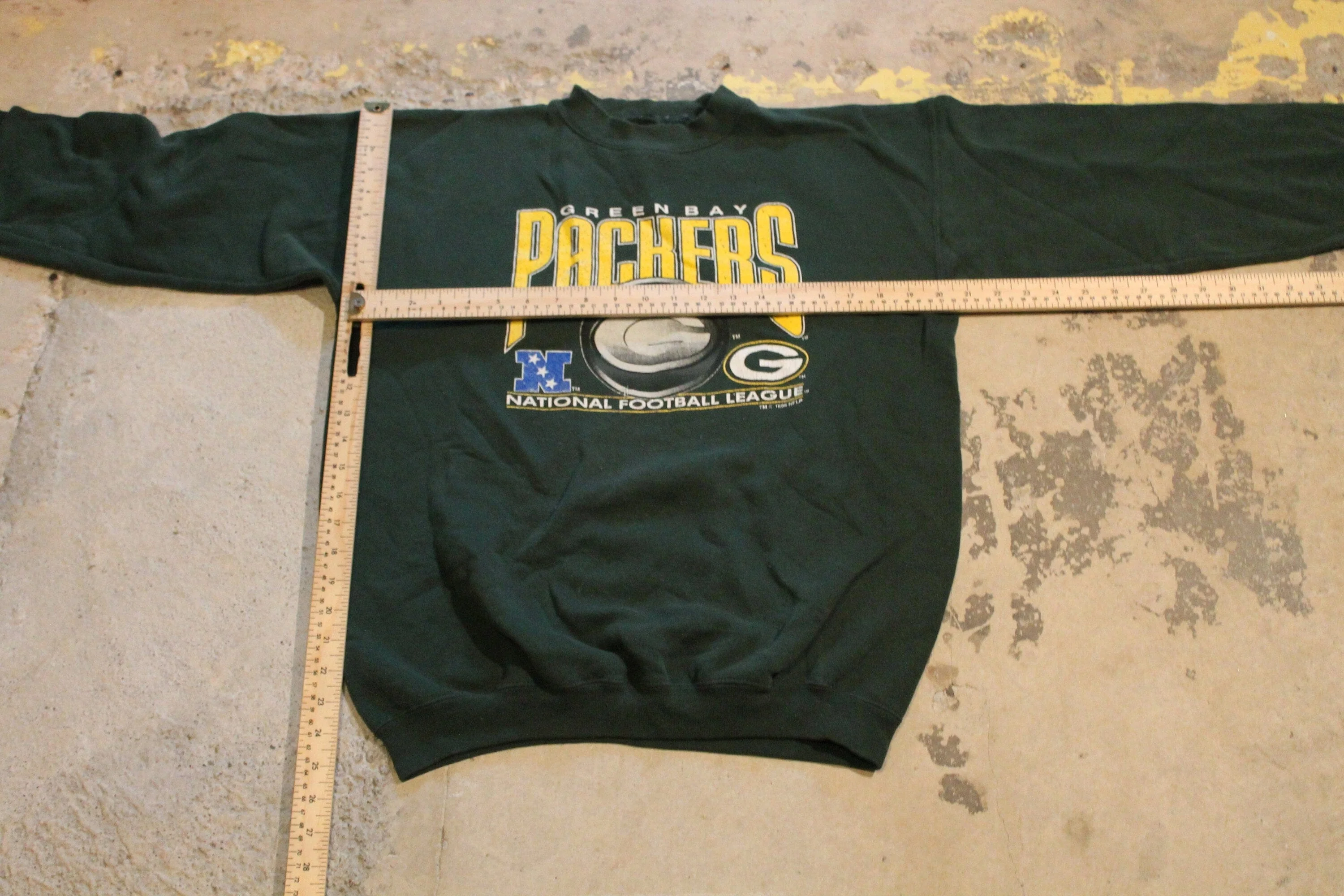 Vintage 1990s Green Bay Packers NFL Crewneck Sweatshirt Men's Large - Image 4