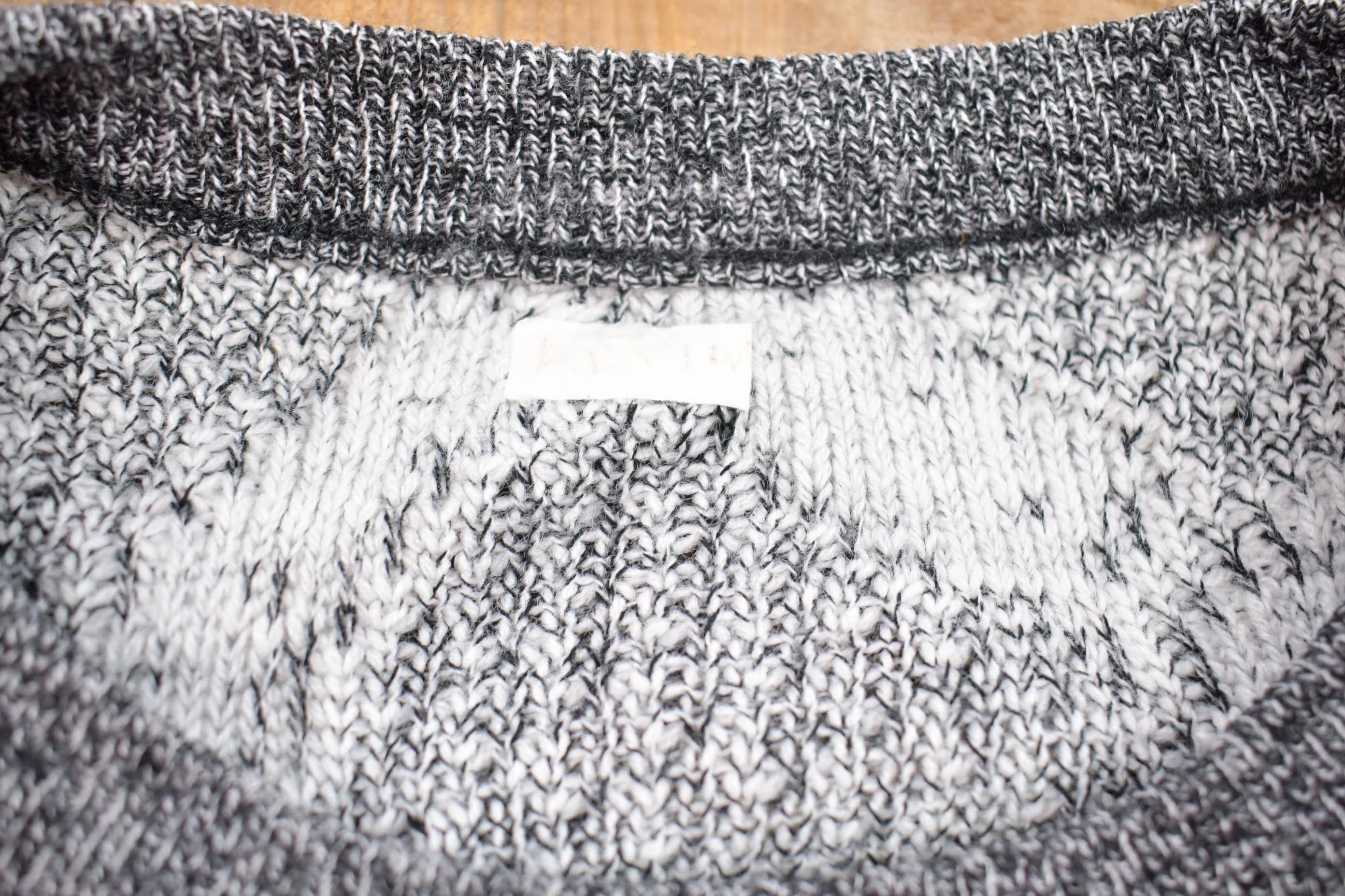 Vintage 1990s Grey Patterned Knit Crewneck Sweater Men's MMen's Medium - Image 3