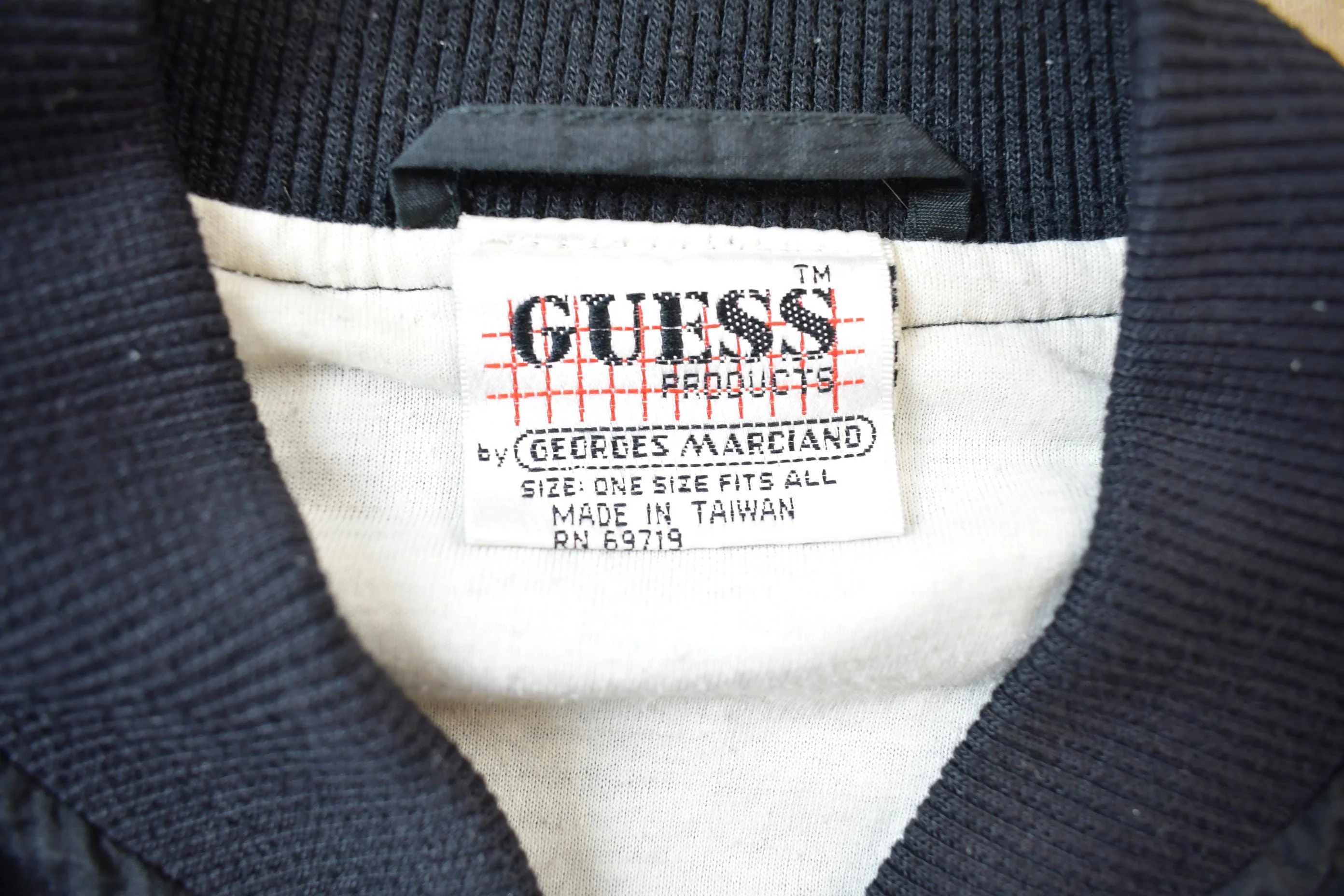 Vintage 1990s Guess USA American Flag Back Logo Bomber Jacket - Image 3