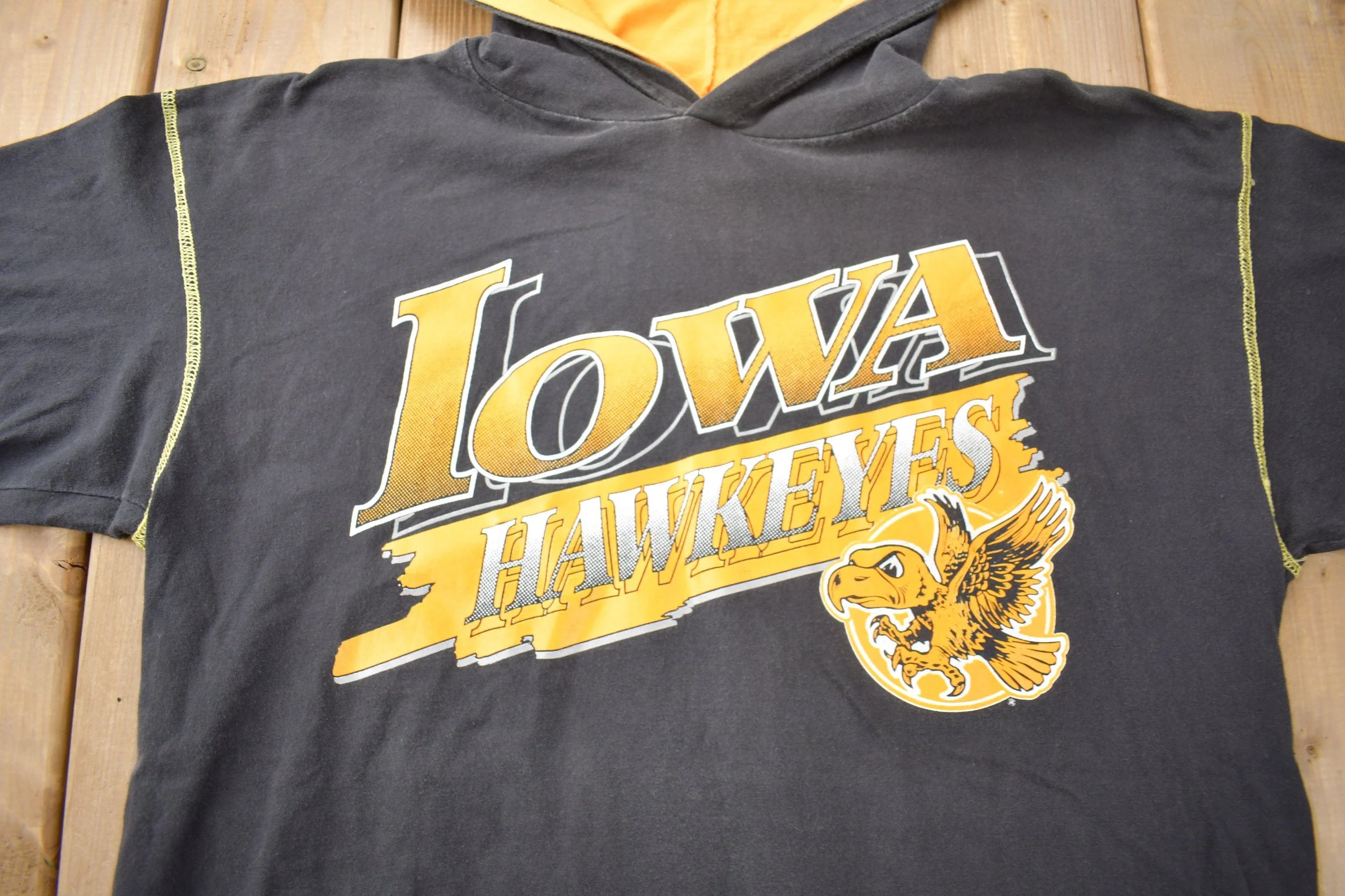 Vintage 1990s Iowa Hawkeyes Collegiate Hooded T-Shirt Men's Large - Image 3