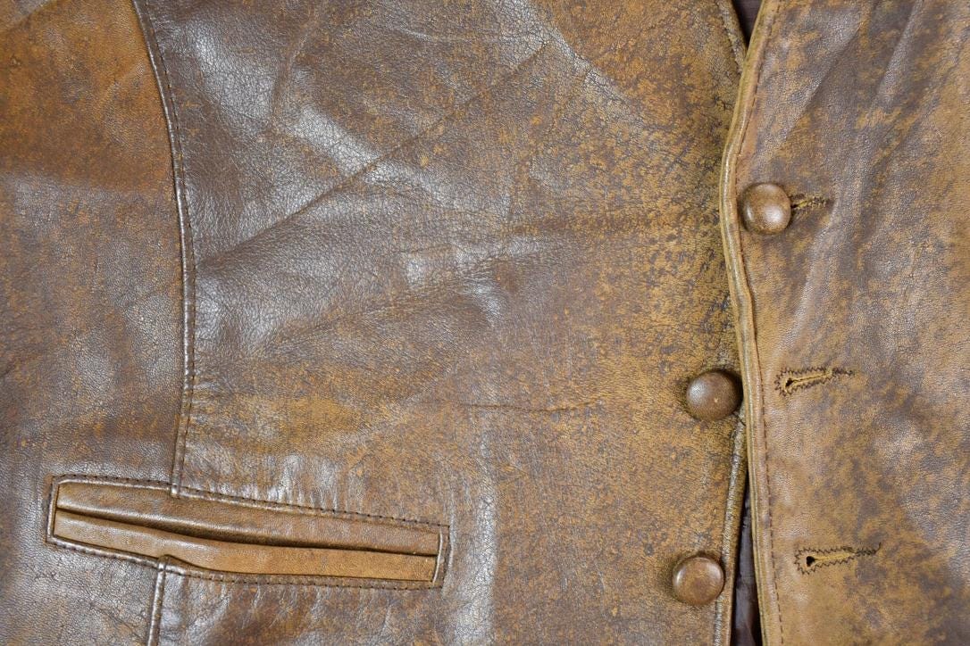 Vintage 1990s Lariat Leather Perfectly Distressed Western Cowboy Vest Men's XL - Image 3
