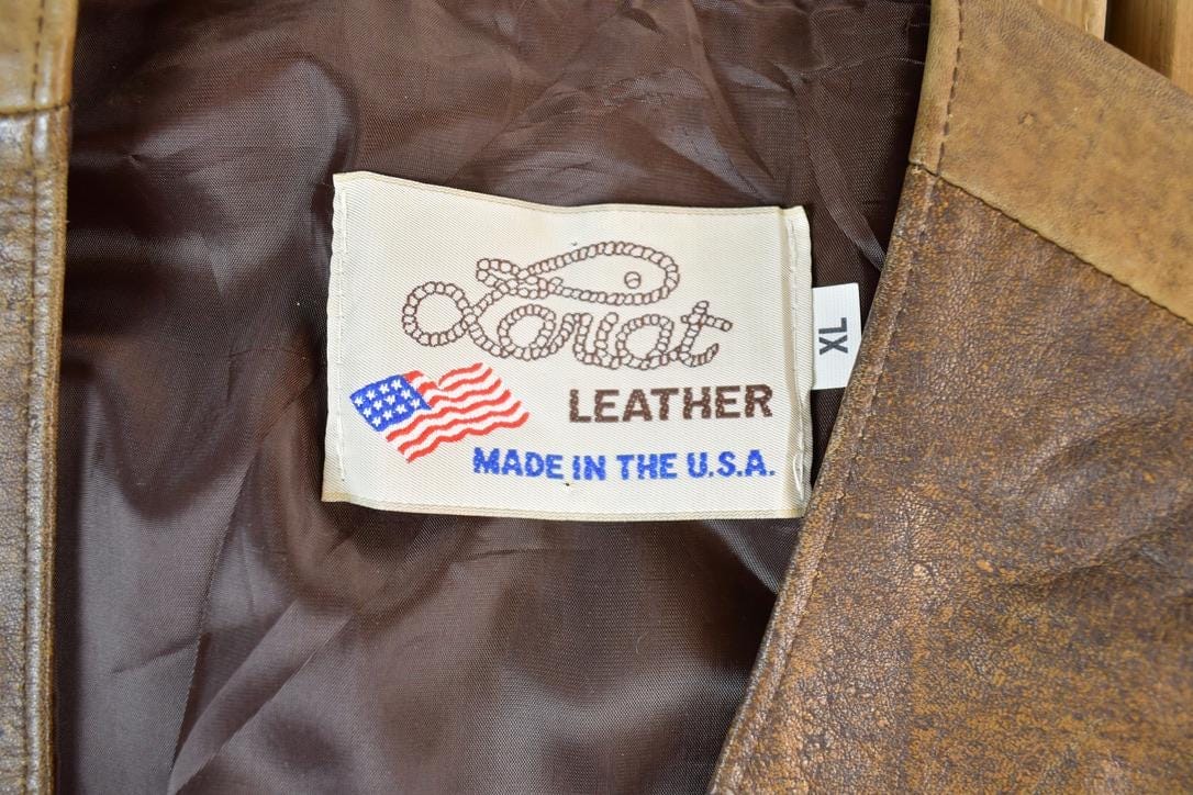 Vintage 1990s Lariat Leather Perfectly Distressed Western Cowboy Vest Men's XL - Image 4