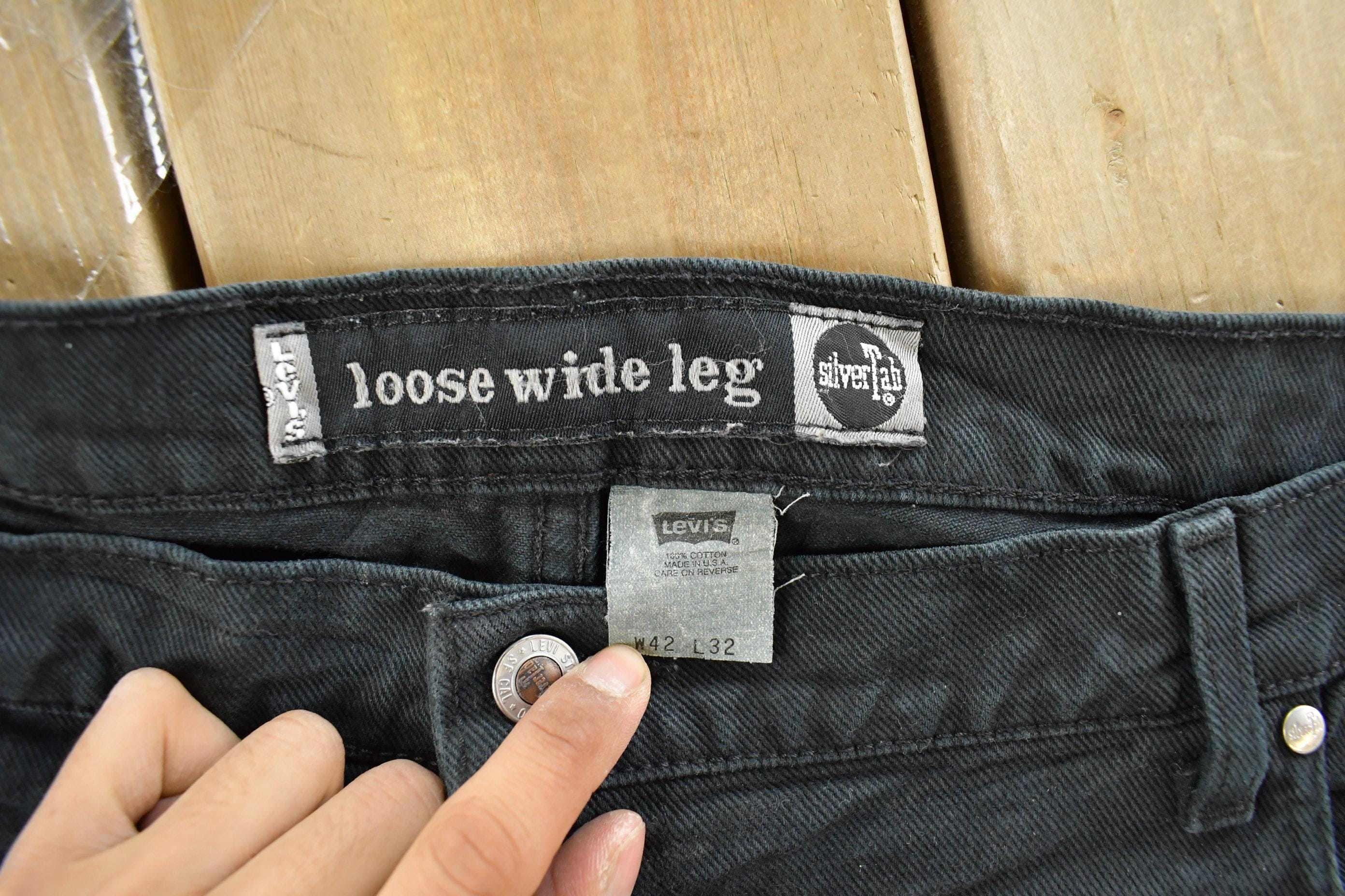 Vintage 1990s Levi Silver Tab Loose Wide Leg Denim Jeans Men's 42 x 32 - Image 5