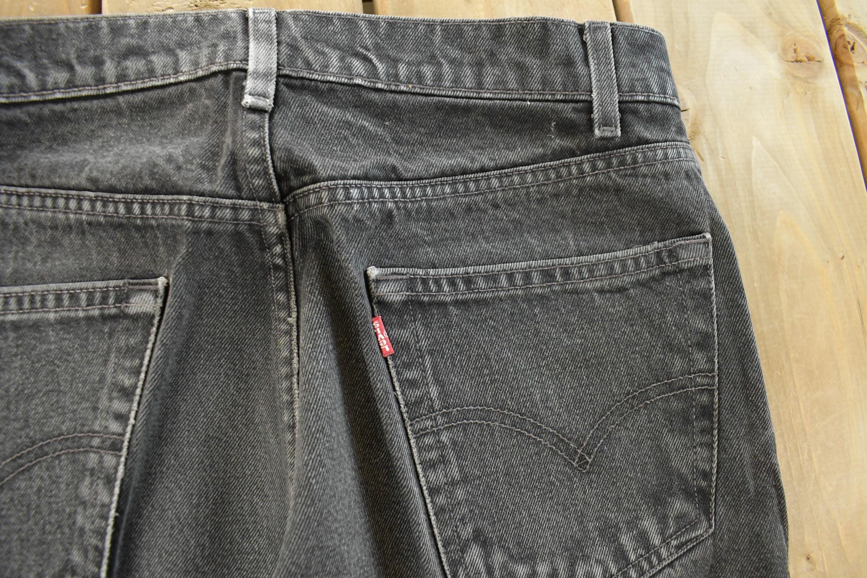 Vintage 1990s Levi's 505 Regular Straight Fit Starched Denim Jeans Men's Men's 32 x 30 - Image 7