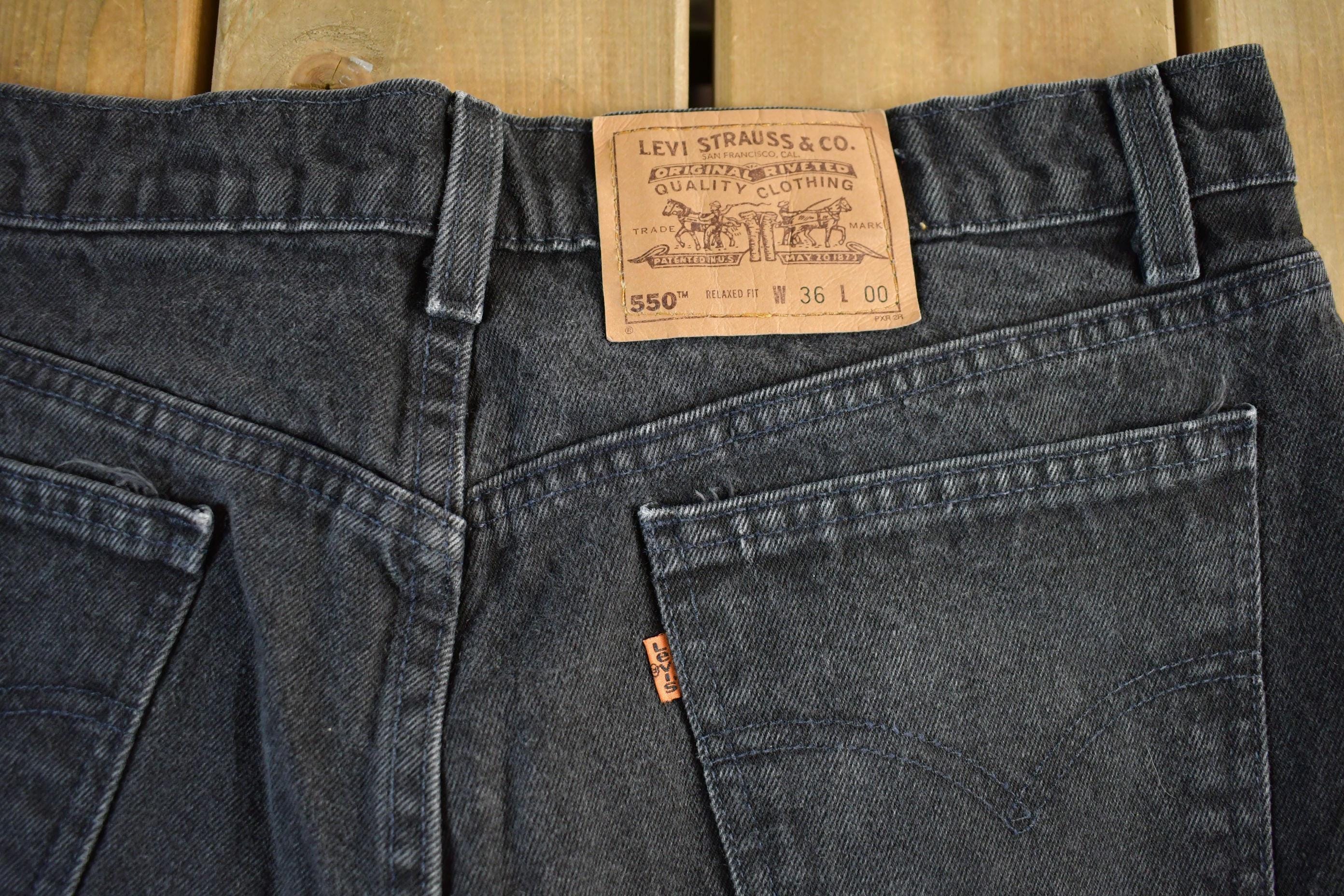 Vintage 1990s Levi's 550 Orange Tab Denim Jean Shorts Men's 34 - Image 5