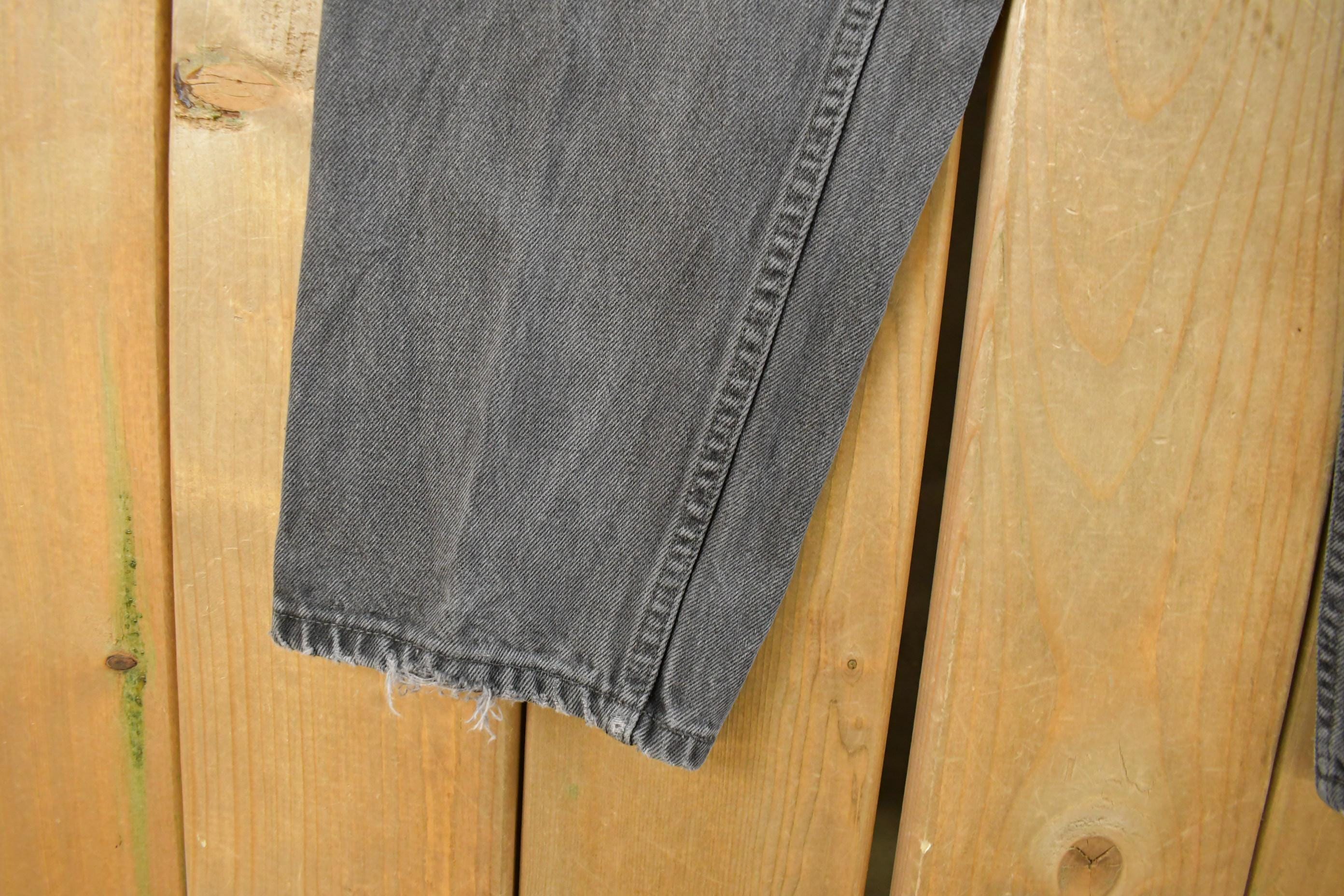 Vintage 1990s Levi's 550 Relaxed Tapered Denim Jeans Men's 34 x 30 - Image 3