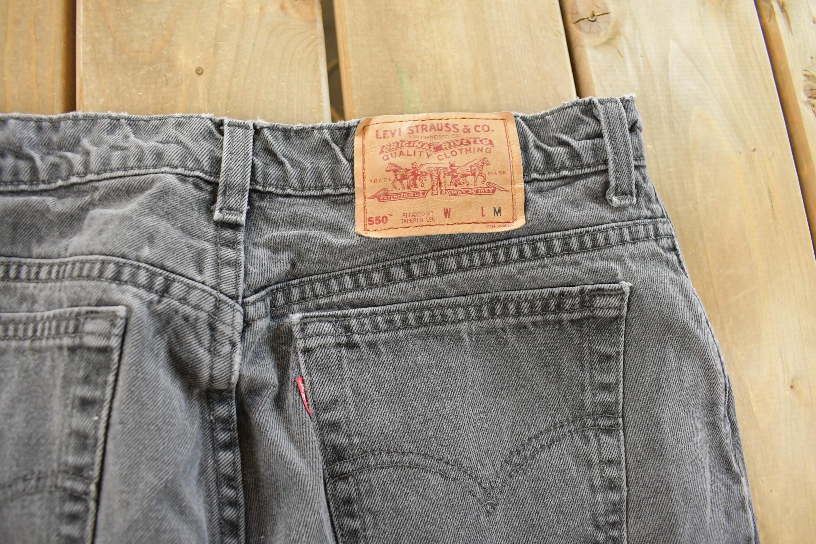 Vintage 1990s Levi's 550 Relaxed Tapered Denim Jeans Men's 34 x 30 - Image 6