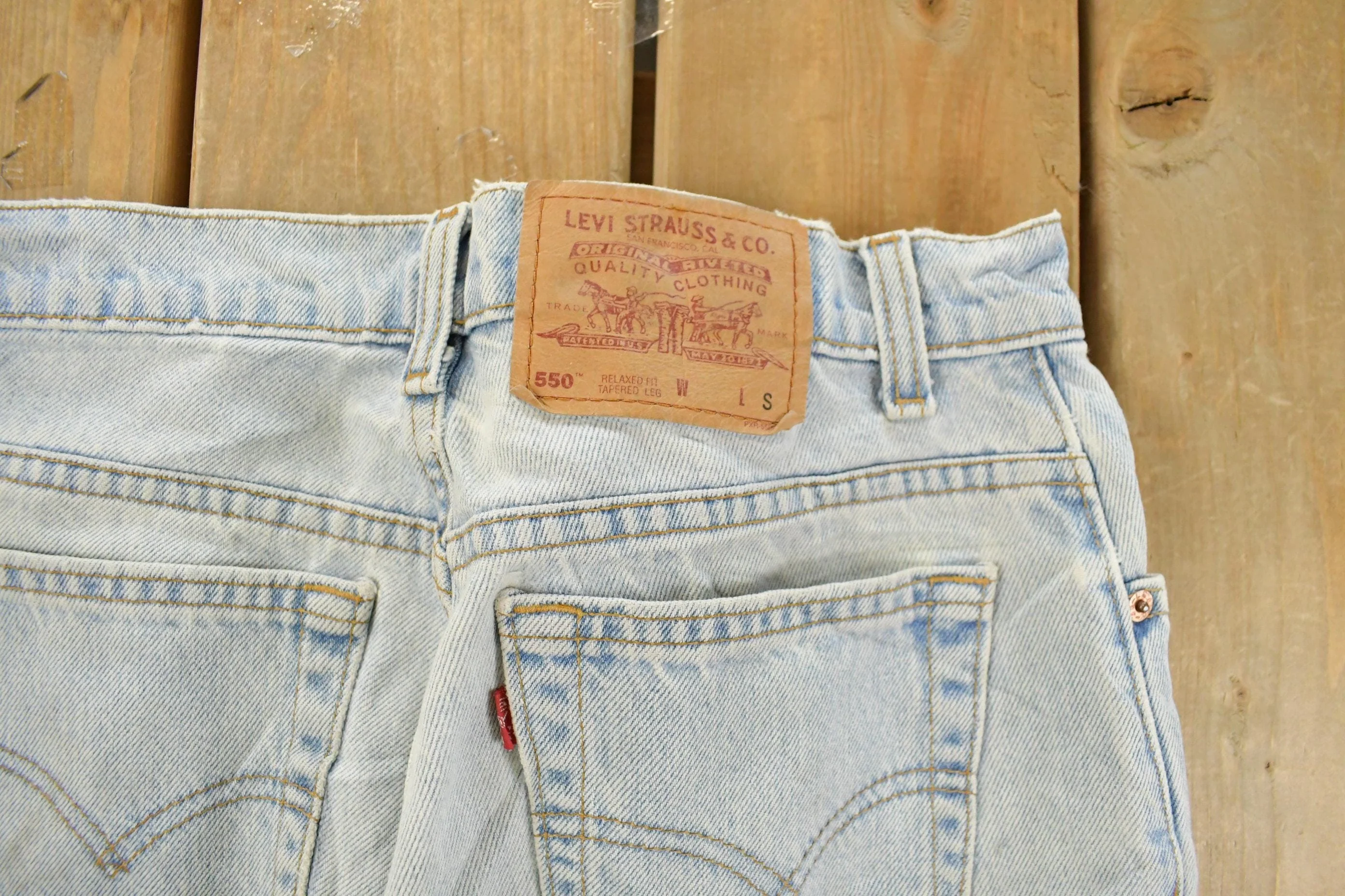 Vintage 1990s Levi's 550 Relaxed Tapered Fit Denim Jeans Women's 29 x 29 - Image 5