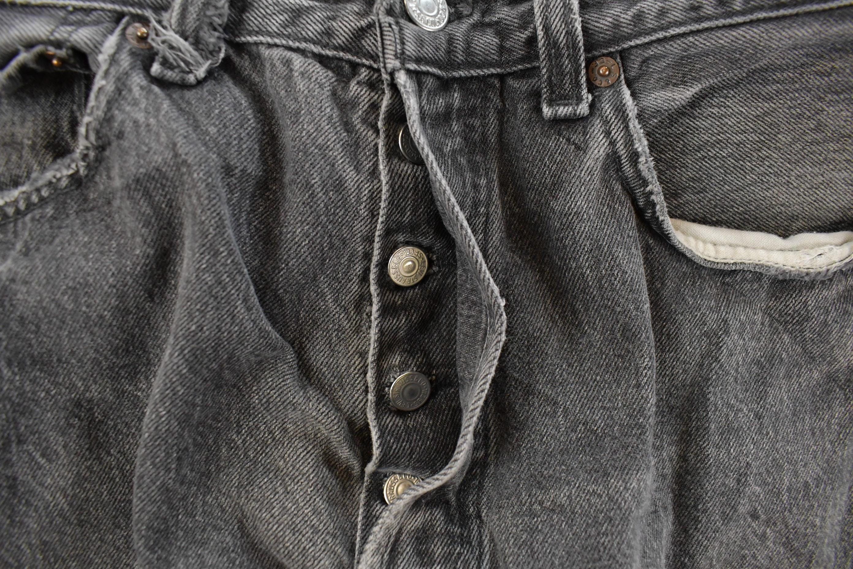Vintage 1990s Levi's Distressed 501 Original Fit Denim Jeans Men's 32 x 28 - Image 4
