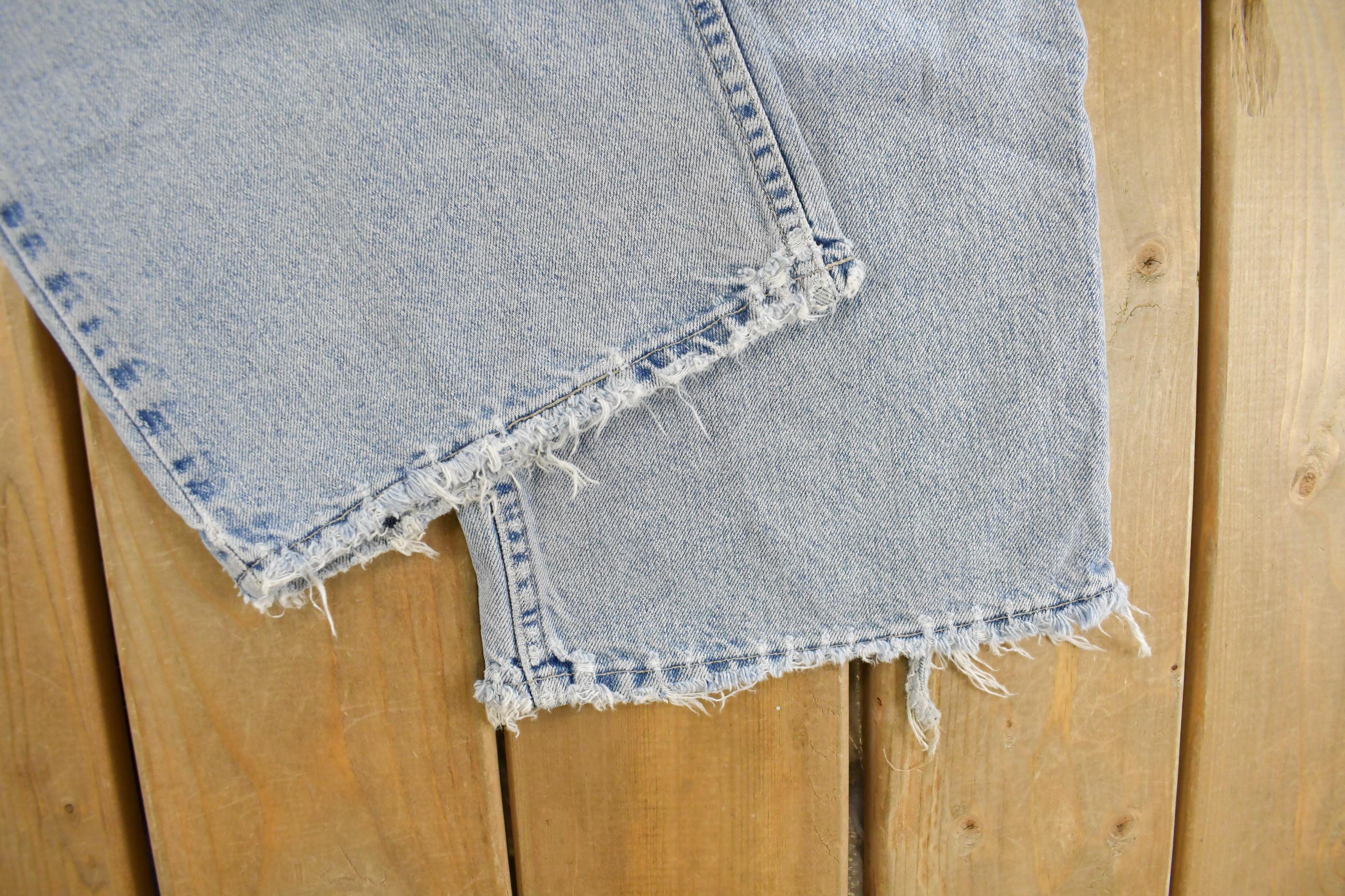 Vintage 1990s Levi's Distressed Relaxed Fit Denim Jeans Men's 32 x 29 - Image 3