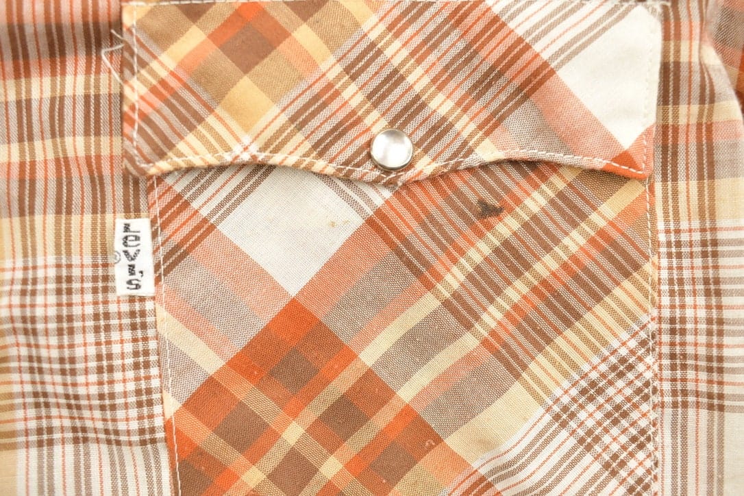Vintage 1990s Levi's Plaid Western Flannel Button Up Shirt Men's Medium - Image 4