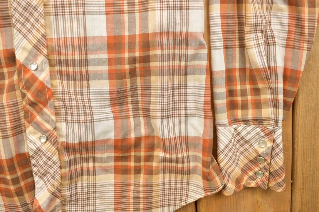 Vintage 1990s Levi's Plaid Western Flannel Button Up Shirt Men's Medium - Image 5