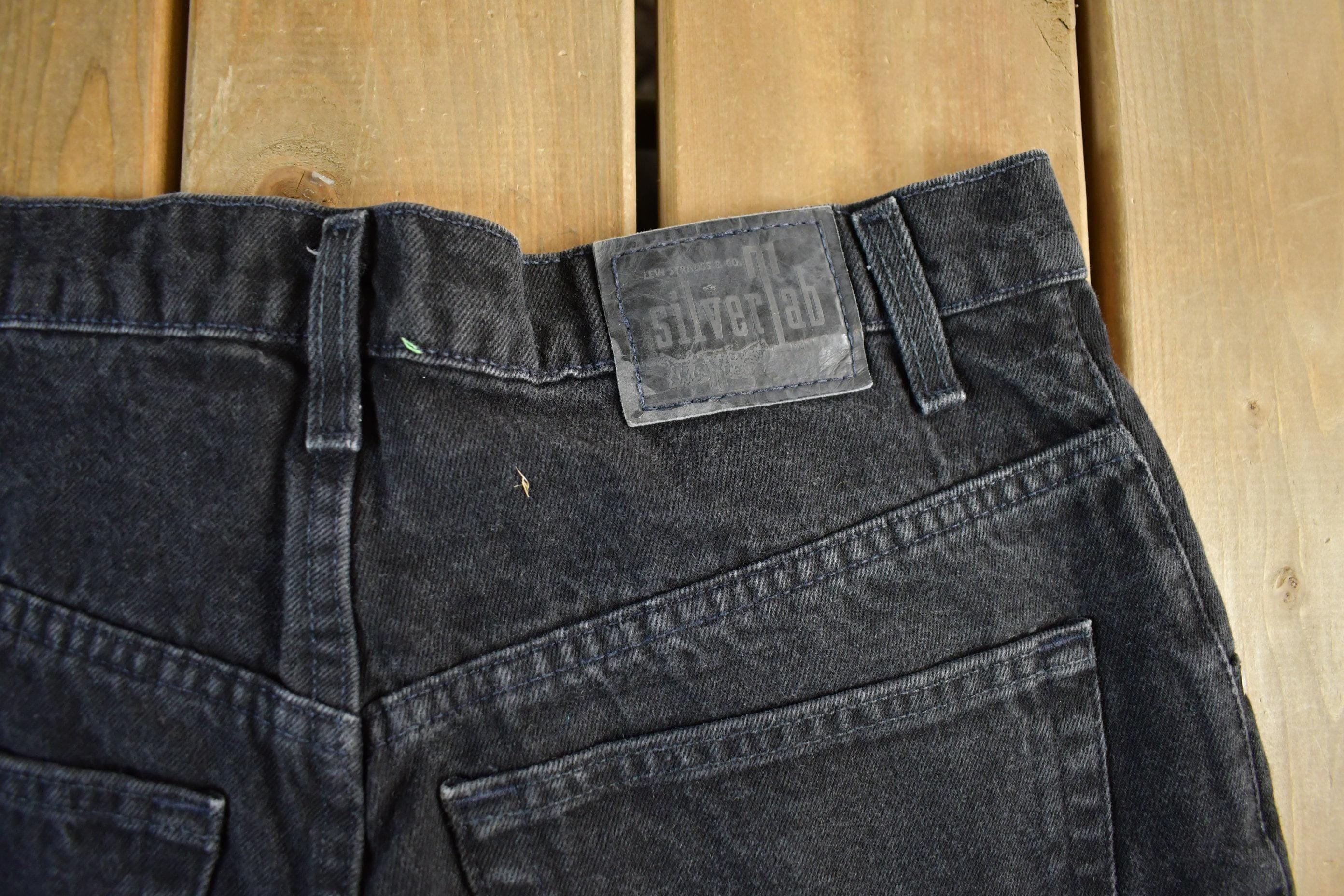 Vintage 1990s Levi's Silvertab Massive Denim Jean Shorts 33 - Image 5