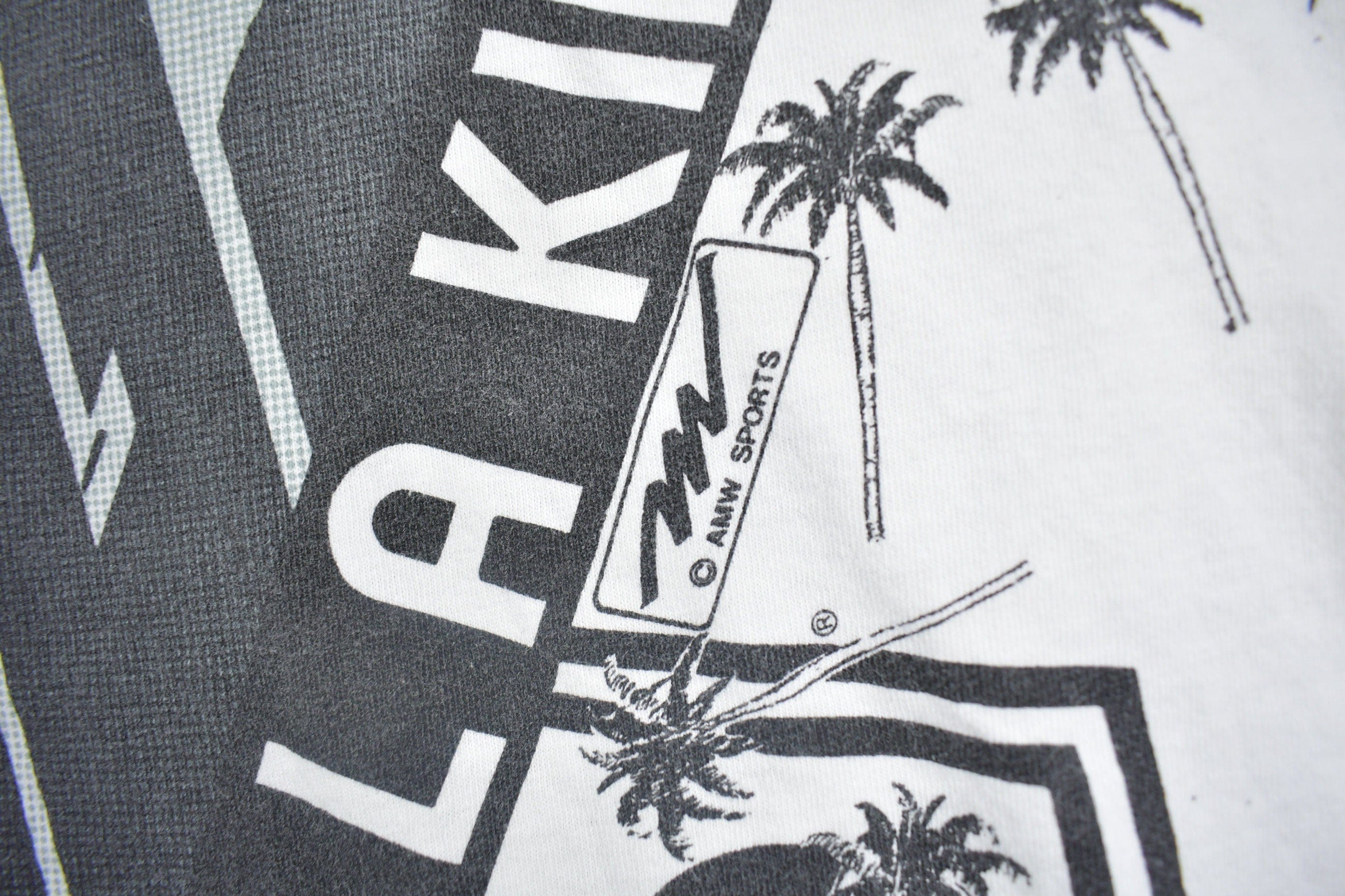 Vintage 1990s Los Angeles Kings NHL All Over Print Graphic T-Shirt Men's 2XL - Image 6