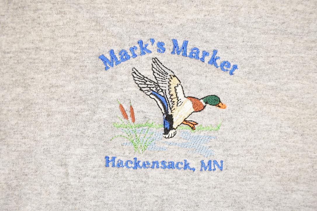 Vintage 1990s Mark's Market Hackensack MN Embroidered Crewneck Sweatshirt Men's L - Image 3
