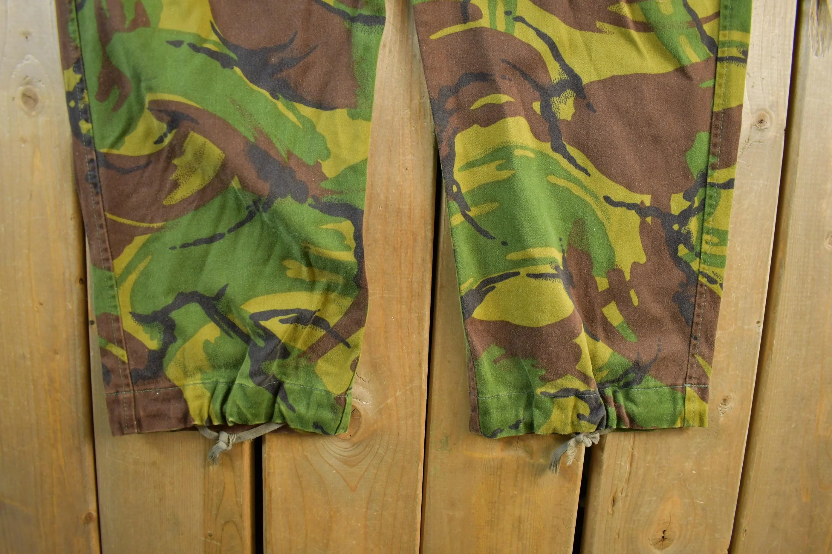 Vintage 1990s Military Woodland Camouflage Cargo Pocket Pants 35 x30 - Image 3