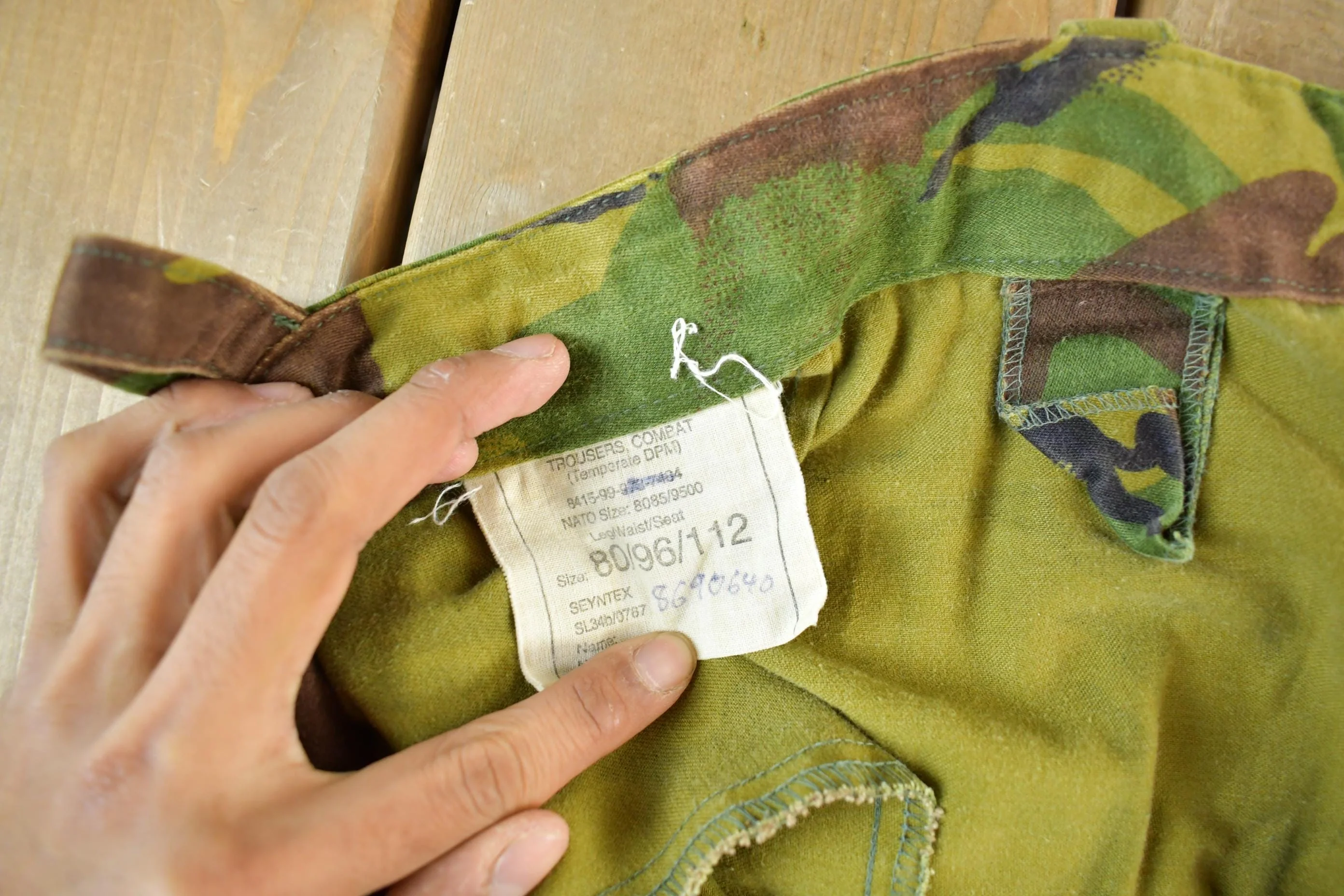 Vintage 1990s Military Woodland Camouflage Cargo Pocket Pants 35 x30 - Image 4