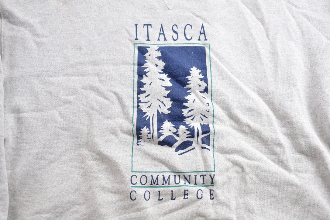 Vintage 1990s Minnesota Itasca Community College Collegiate Crewneck Men's Medium - Image 4