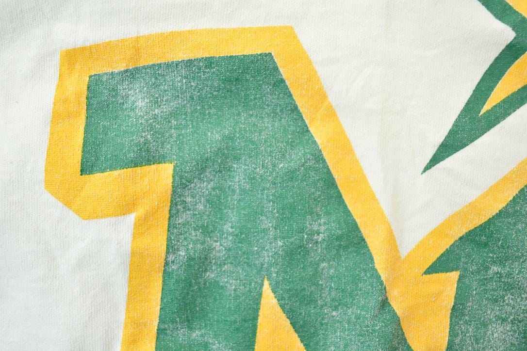 Vintage 1990s Minnesota North Stars NHL Graphic T-Shirt Men's Large - Image 4