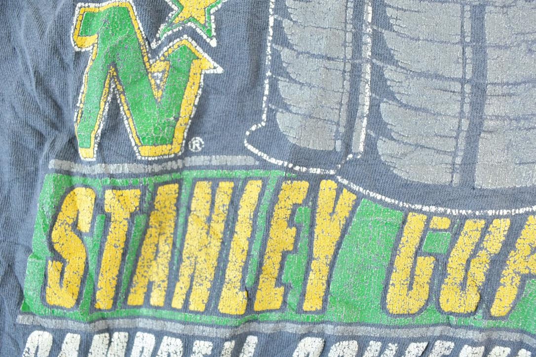Vintage 1990s Minnesota North Stars NHL Graphic T-Shirt Men's XL - Image 4