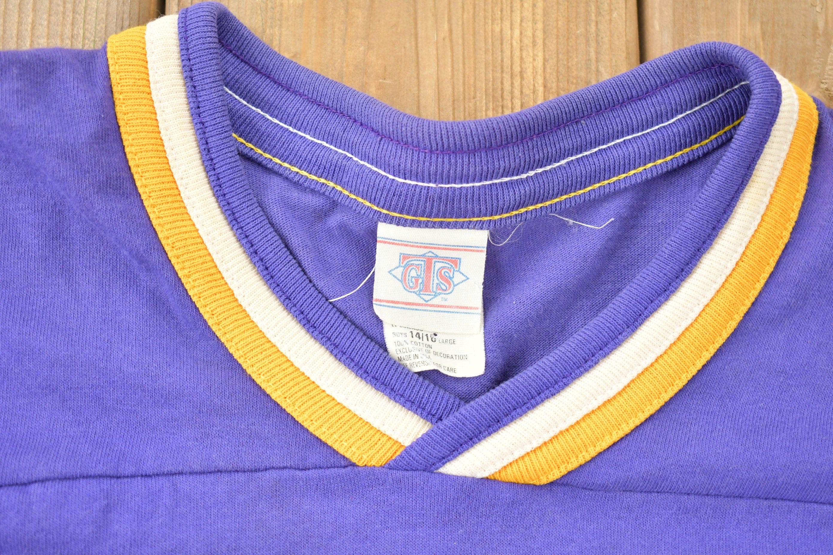 Vintage 1990s Minnesota Vikings V Neck Ringer NFL Graphic T-Shirt Youth Large - Image 6