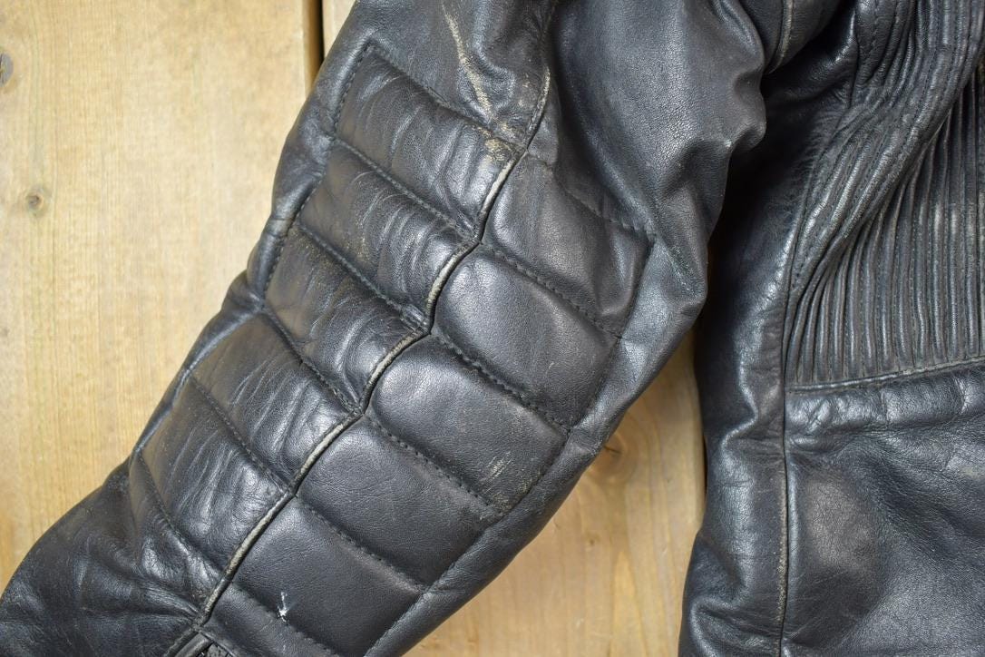 Vintage 1990s Motorcycle Leather Heavy Padded Biker Jacket Made In USA - Image 7