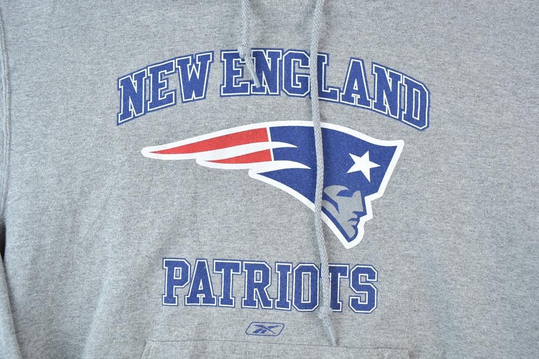 Vintage 1990s New England Patriots Reebok NFL Hoodie Sweatshirt Men's Large - Image 4