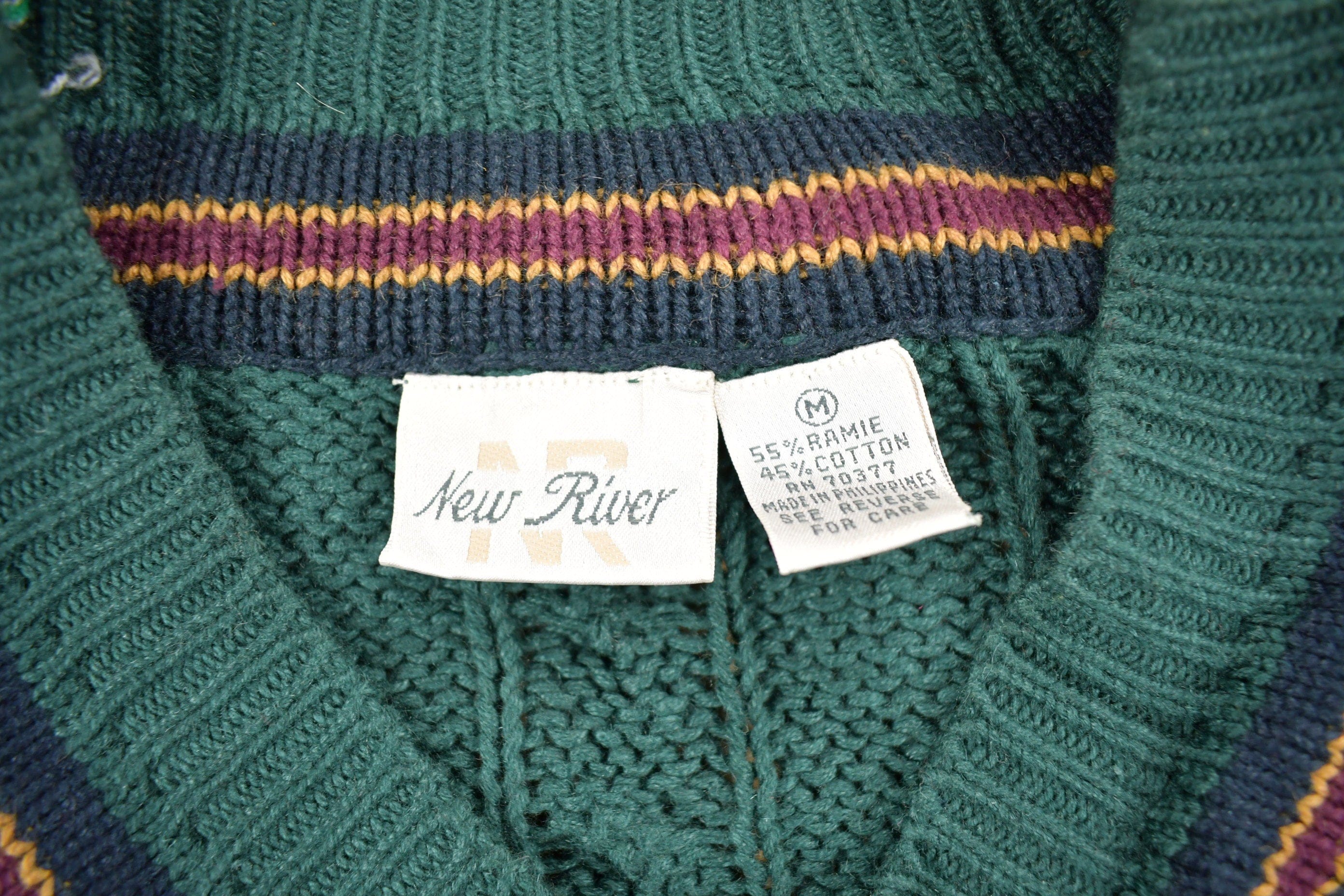 Vintage 1990s New River Knitted V-Neck Colligate Sweater Men's Medium - Image 5