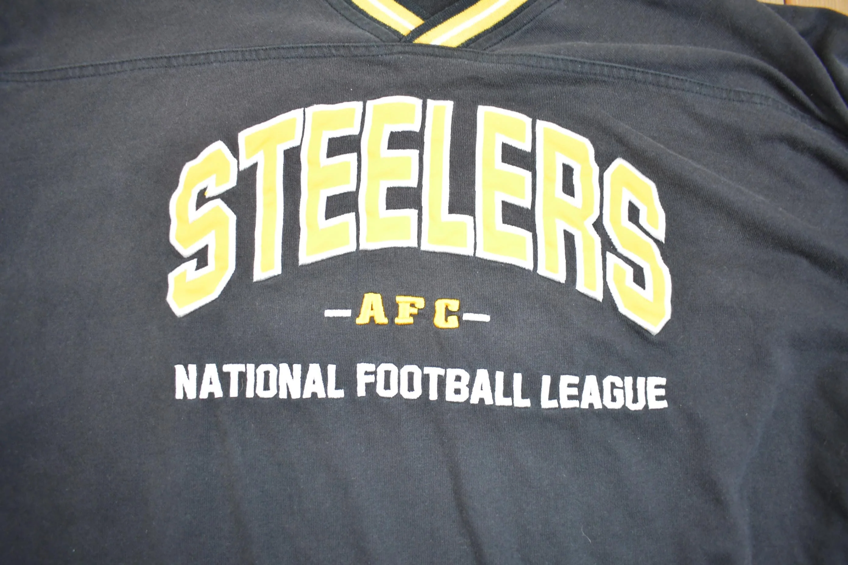 Vintage 1990s NFL Pittsburgh Lee Sport Embroidered V-Neck Sweatshirt Men's 2XL - Image 5