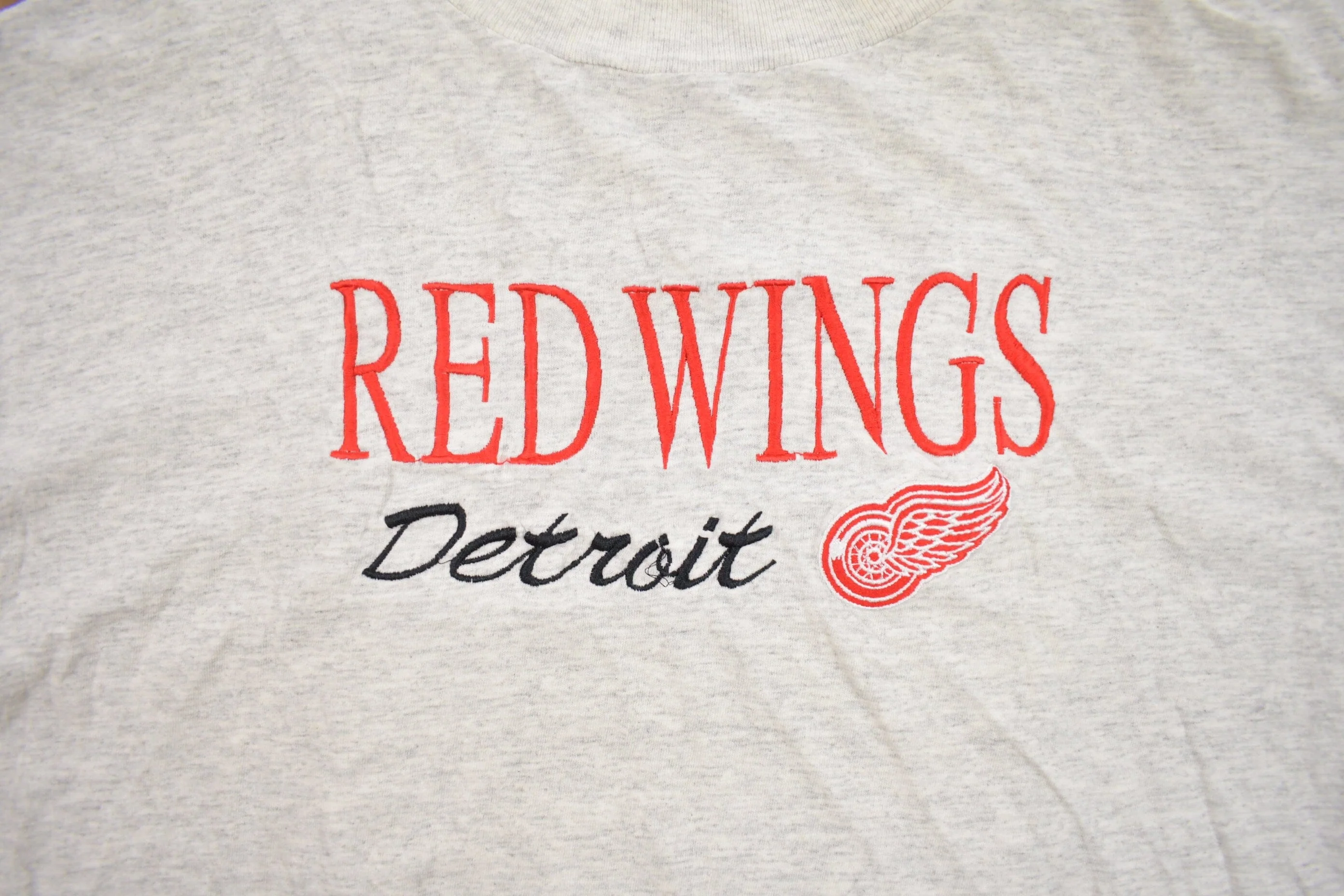 Vintage 1990s NHL Detroit Red Wings Embroidered T-Shirt Men's Large - Image 3
