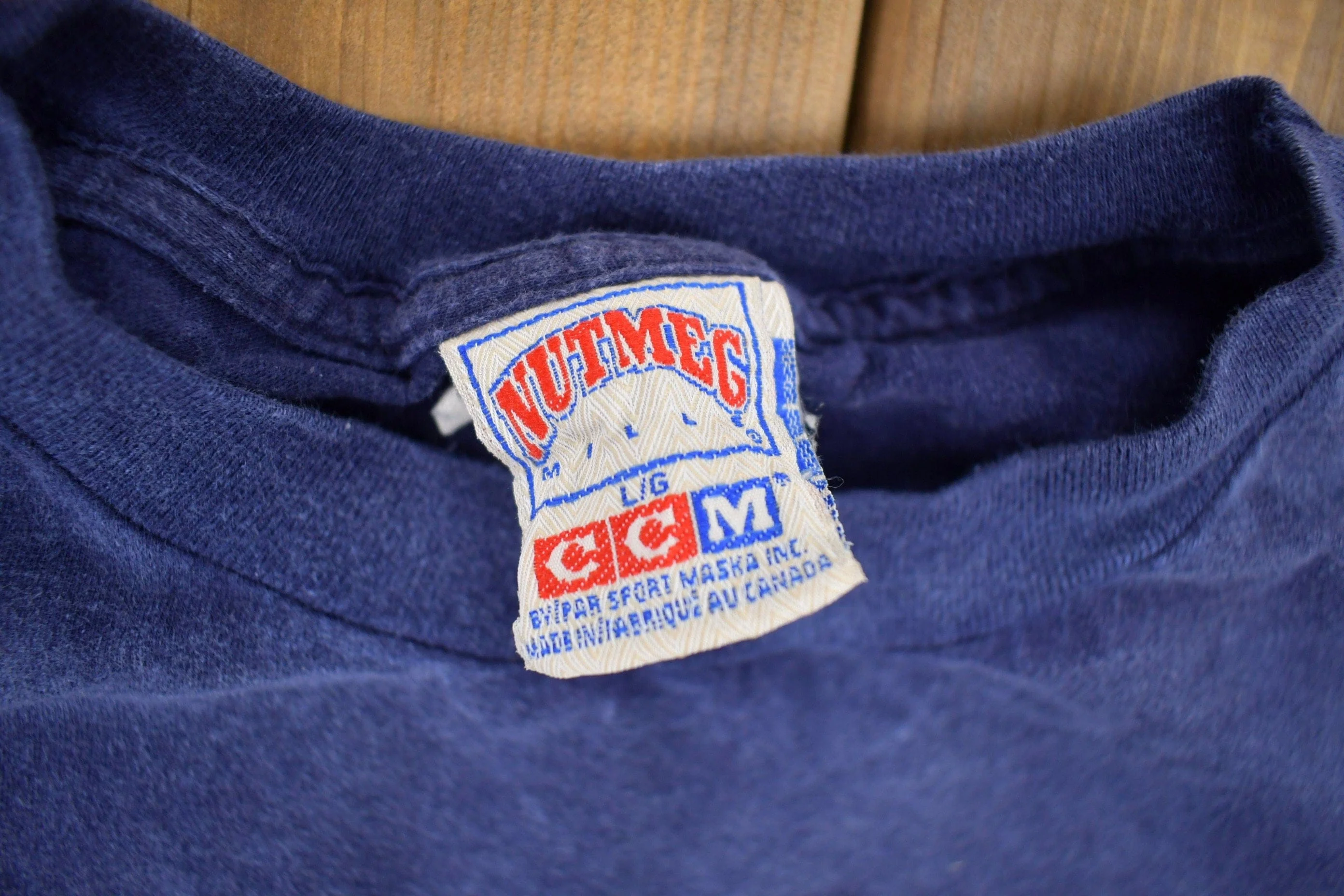 Vintage 1990s NHL Nutmeg Toronto Maple Leafs T-Shirt Made In Canada Men's Large - Image 6