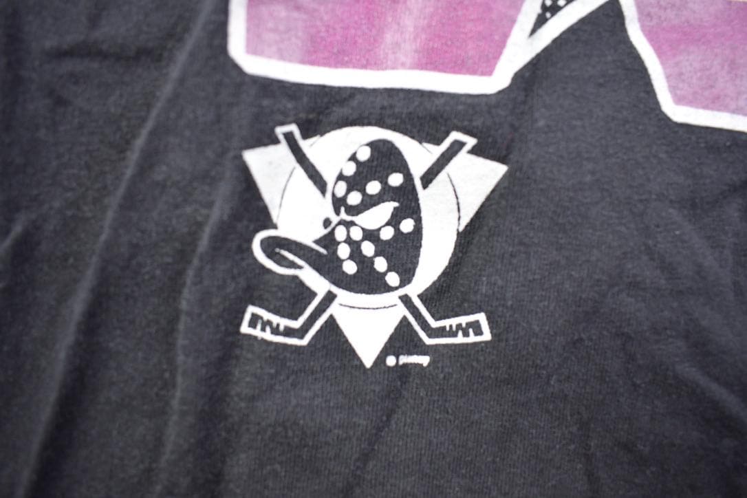 Vintage 1990s NHL The Mighty Ducks Graphic Cropped T Shirt Made In USA Men's XL - Image 4