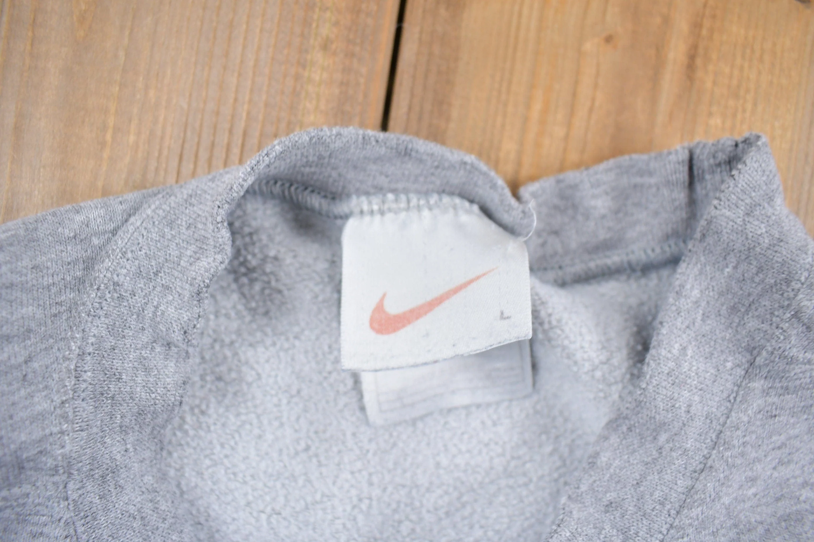 Vintage 1990s Nike Heather Grey Mini Swoosh Crewneck Sweatshirt Men's L - Image 6