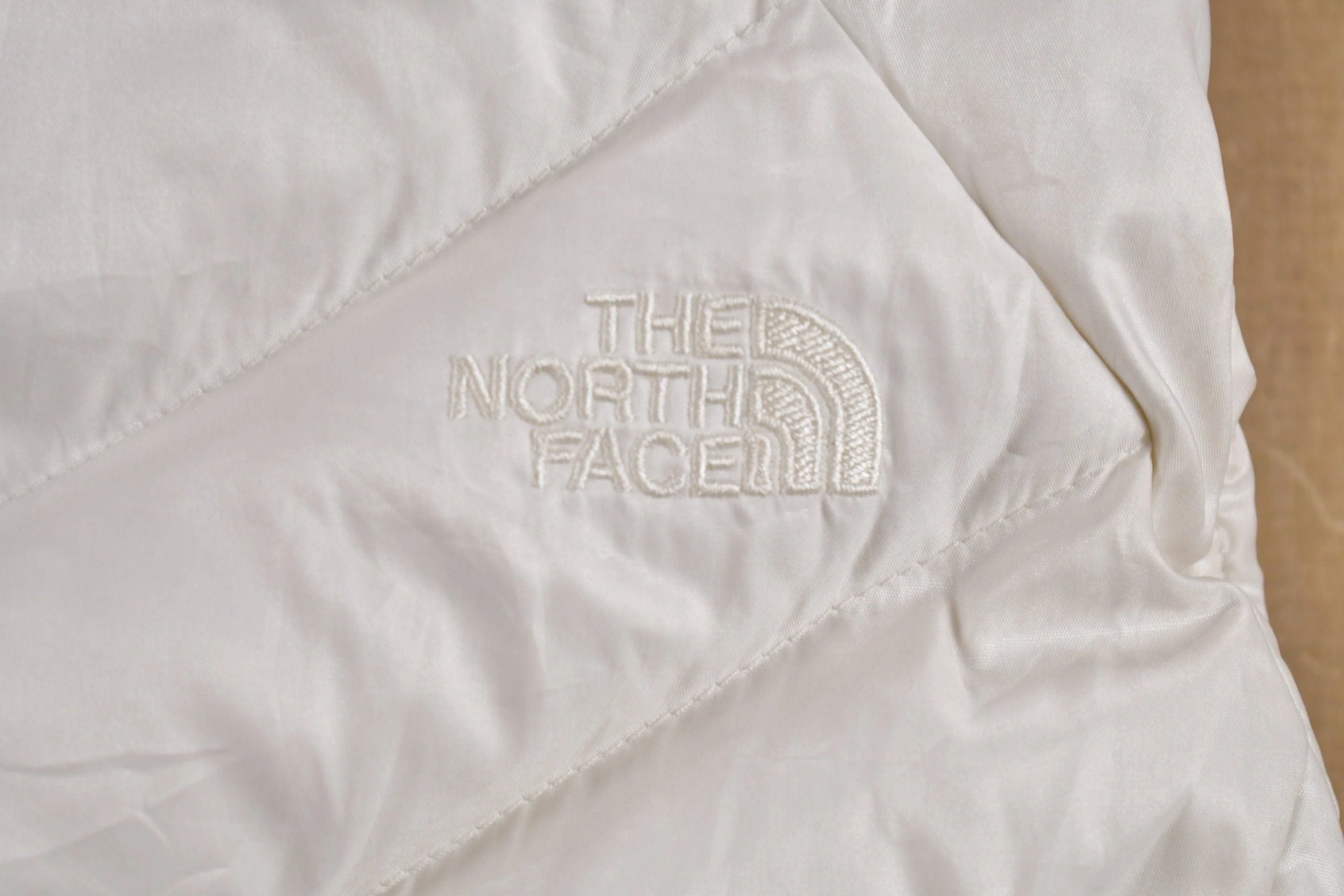 Vintage 1990s North Face Puffer Vest 550 Women's Medium - Image 4